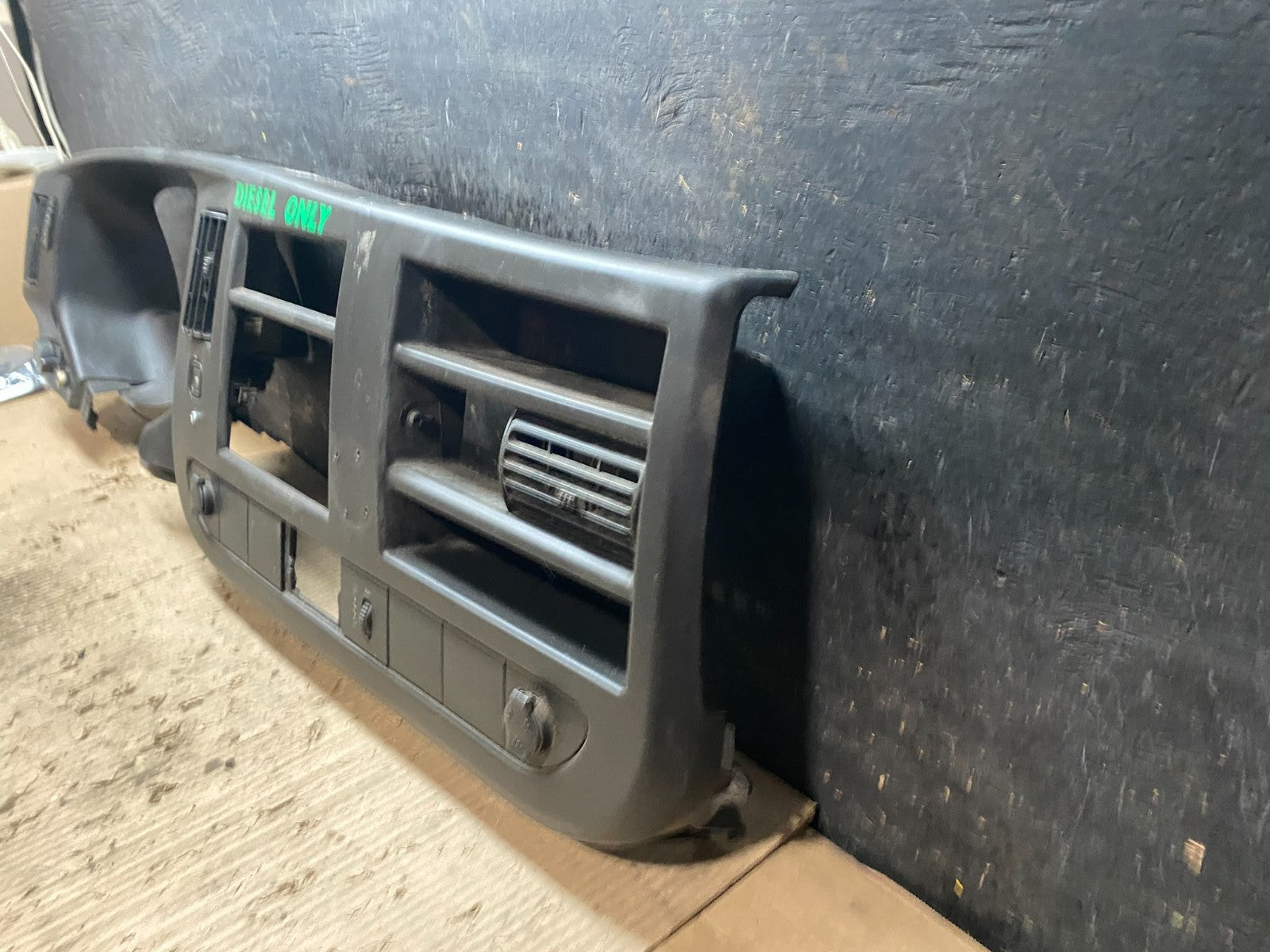 2008-2019 Chevy Express GMC Savannah Speedometer Radio Trim Bezel OEM V6855 DG1