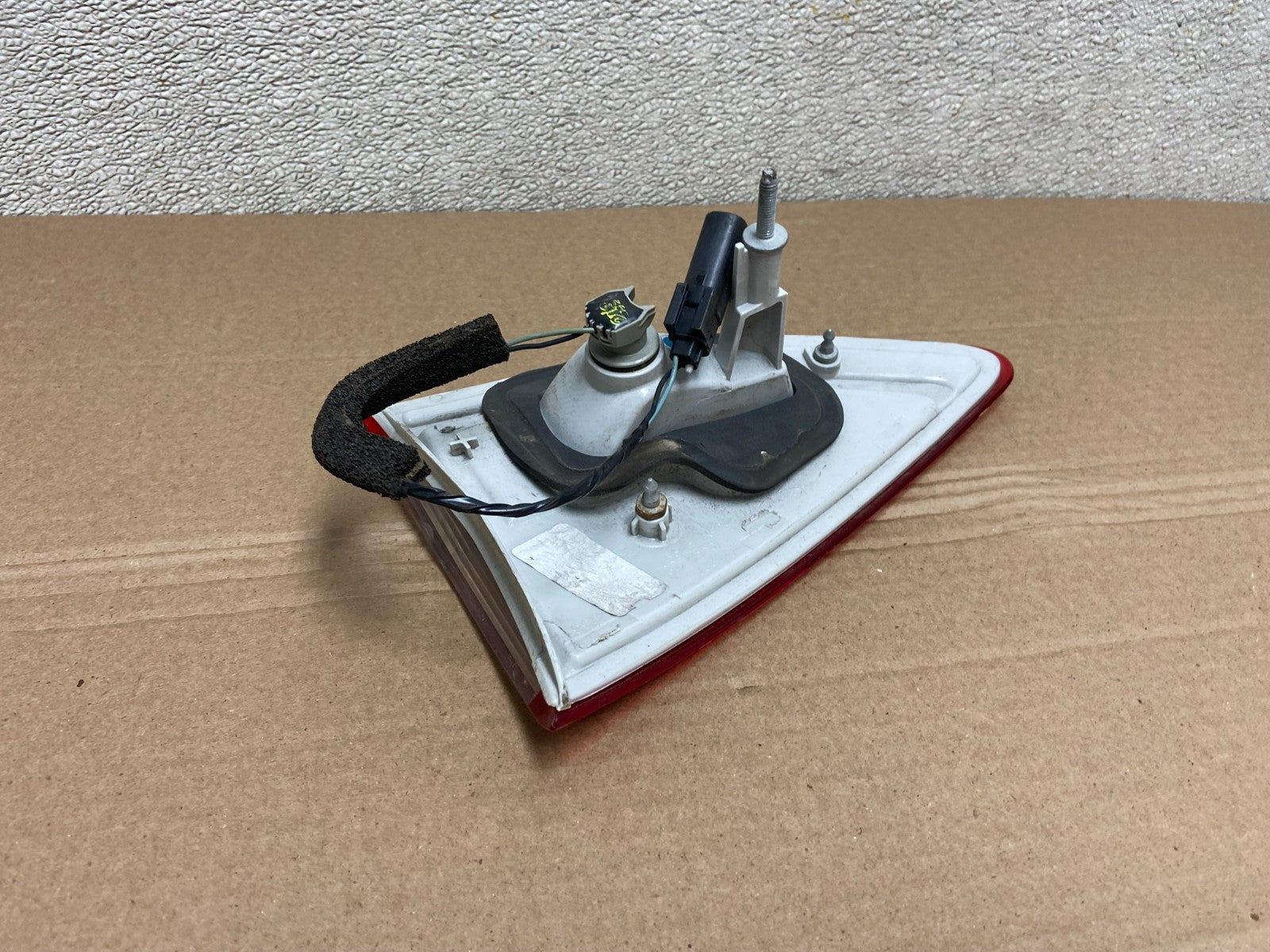 2013 to 2016 Ford Escape Left Driver LH Side Inner Tail Light OEM AB0935 LK4