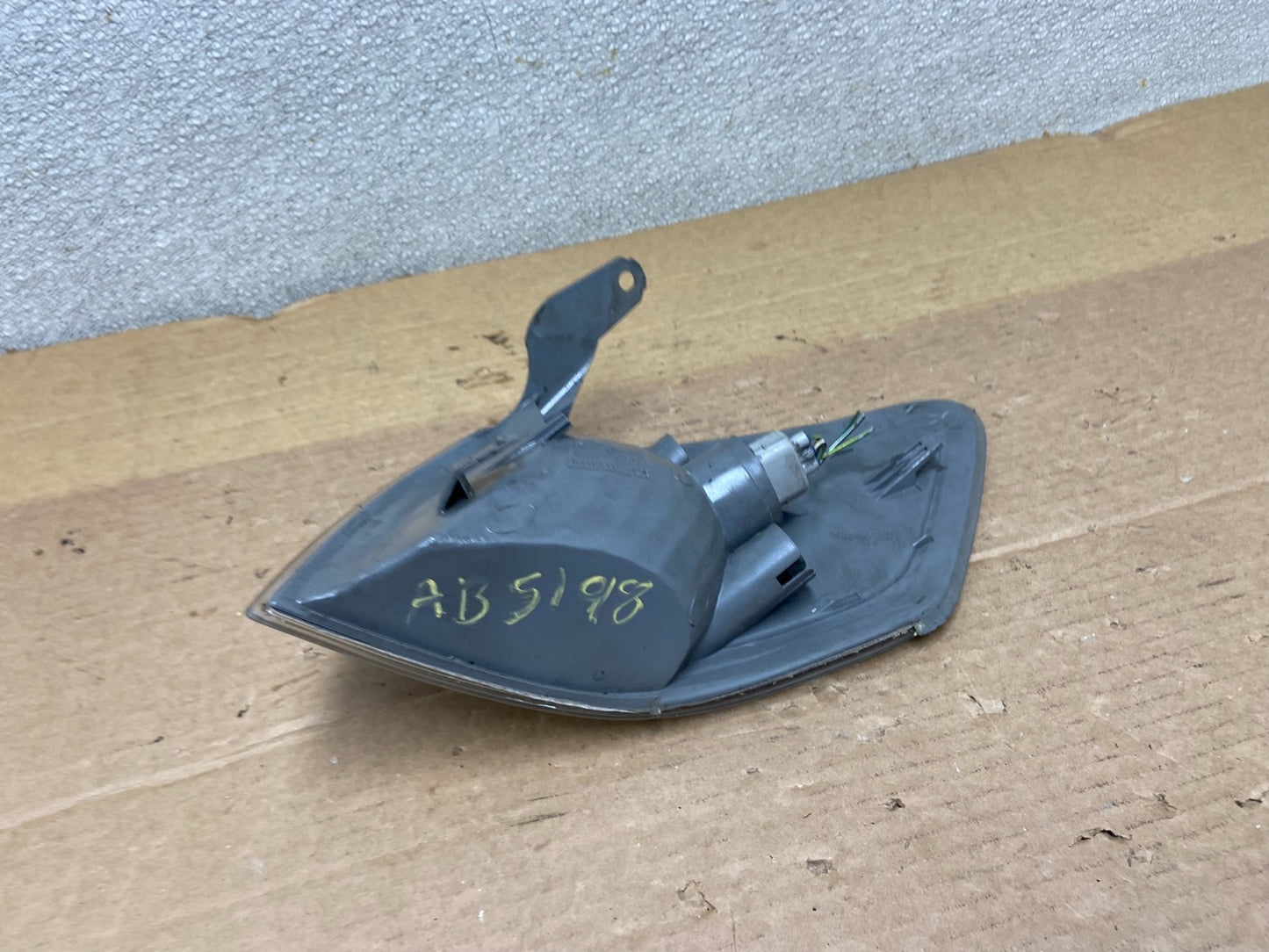 2000 - 2001 Toyota Camry Front Right Passenger RH Turn Signal Oem AB5198 DW5