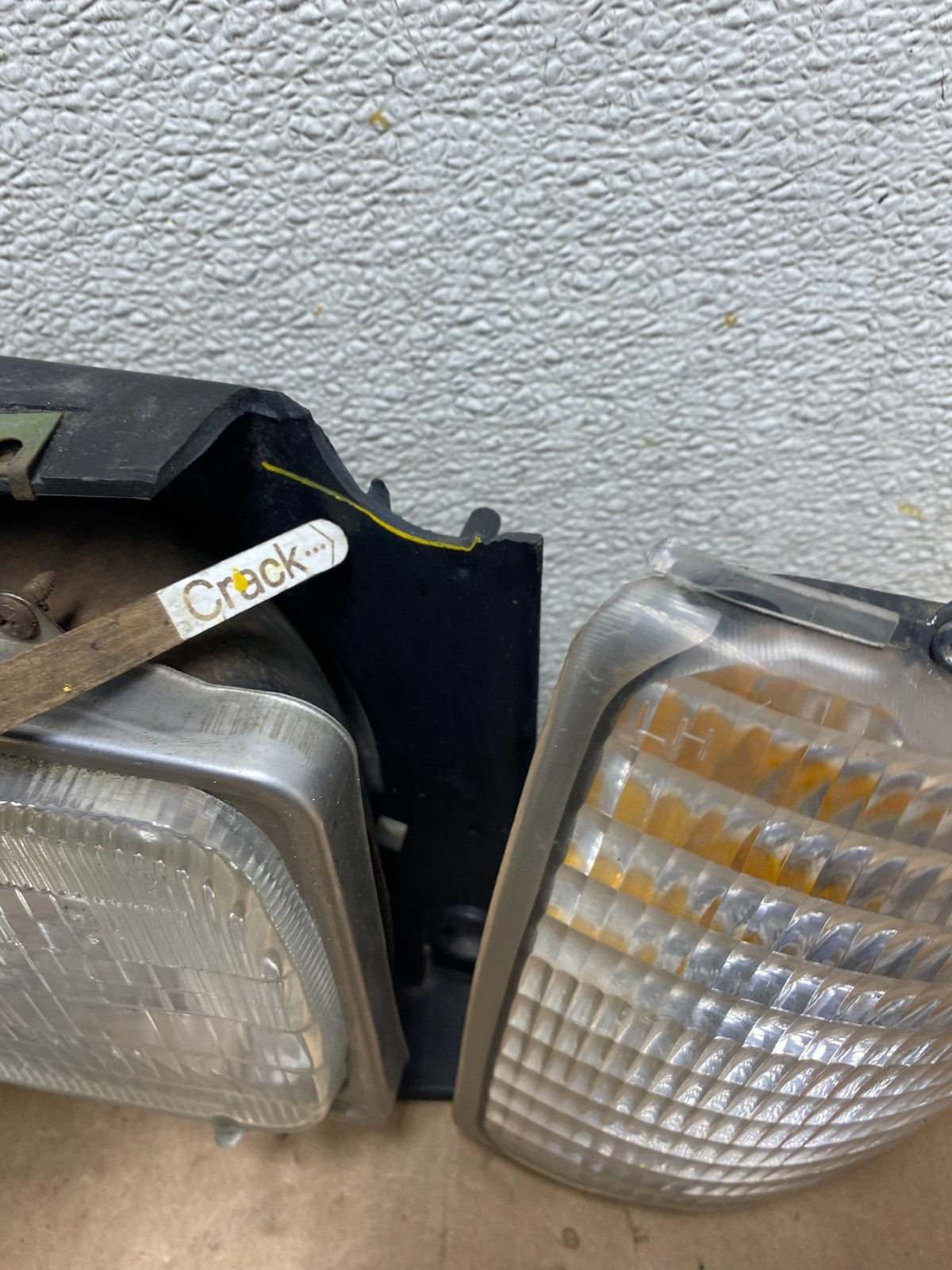 1993- to 1996 Ford E150 Van Driver Left Side Headlight Sealed Beam S3944 PS4