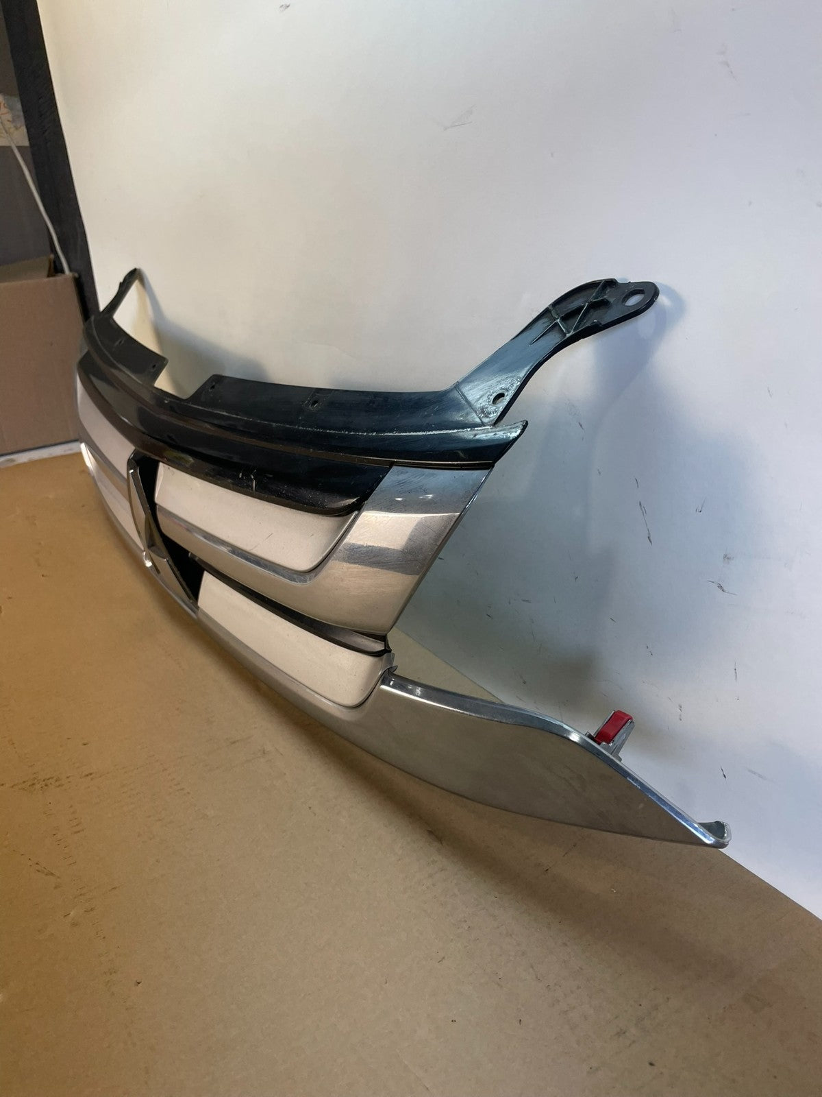 2016 2017 2018 Mitsubishi Outlander Front Upper Grill Grille AI4254 DG1