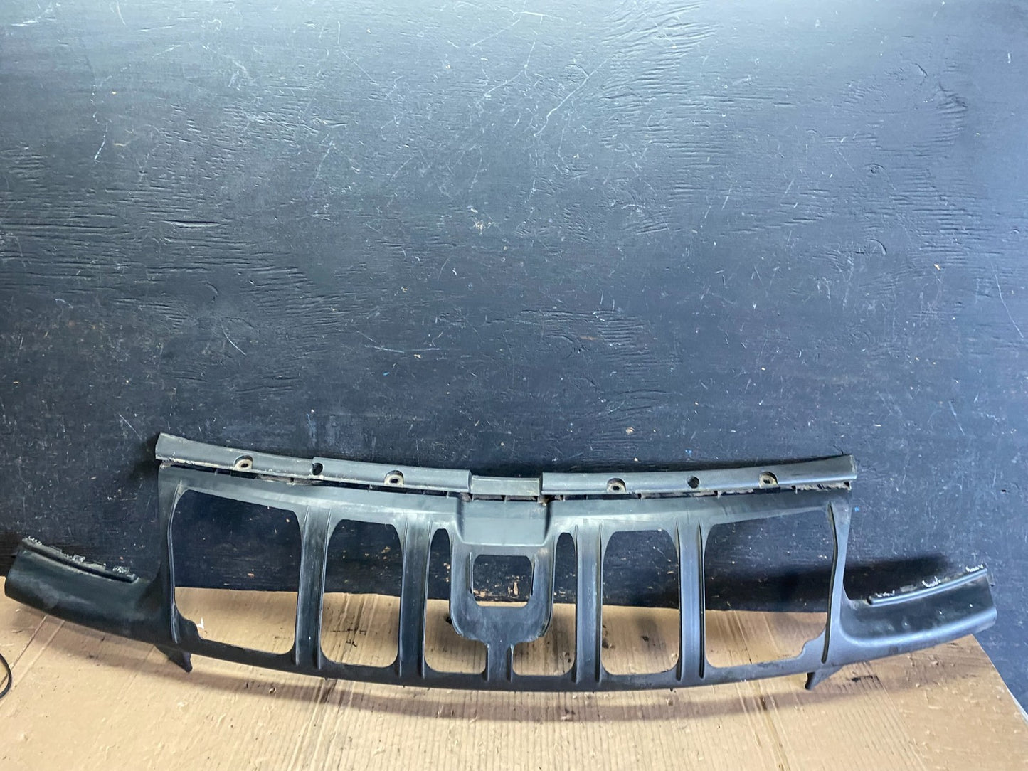 2008 to 2010 Porsche Cayenne Front Under Bumper Garnish 7L5853915 P8559 DG0
