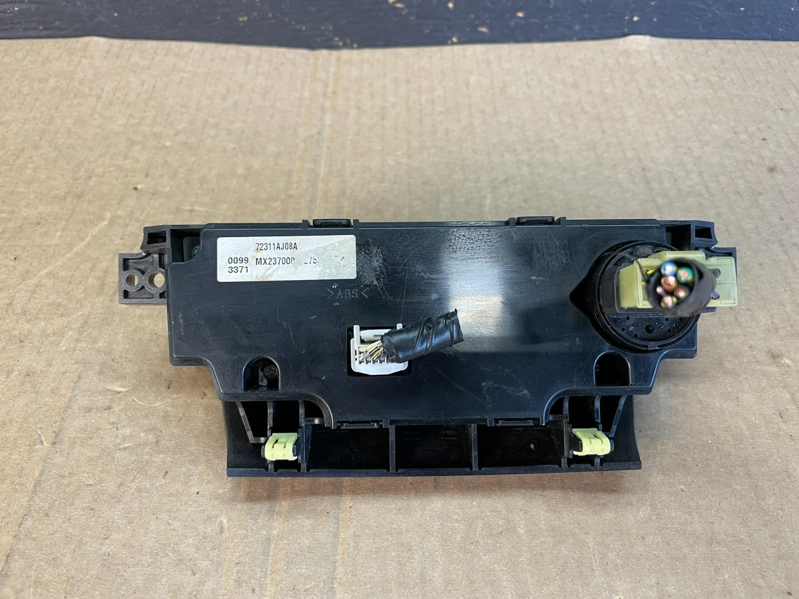 2010 - 2014 Subaru Outback Legacy A/C Heater Climate Control Unit AF3653 DW5