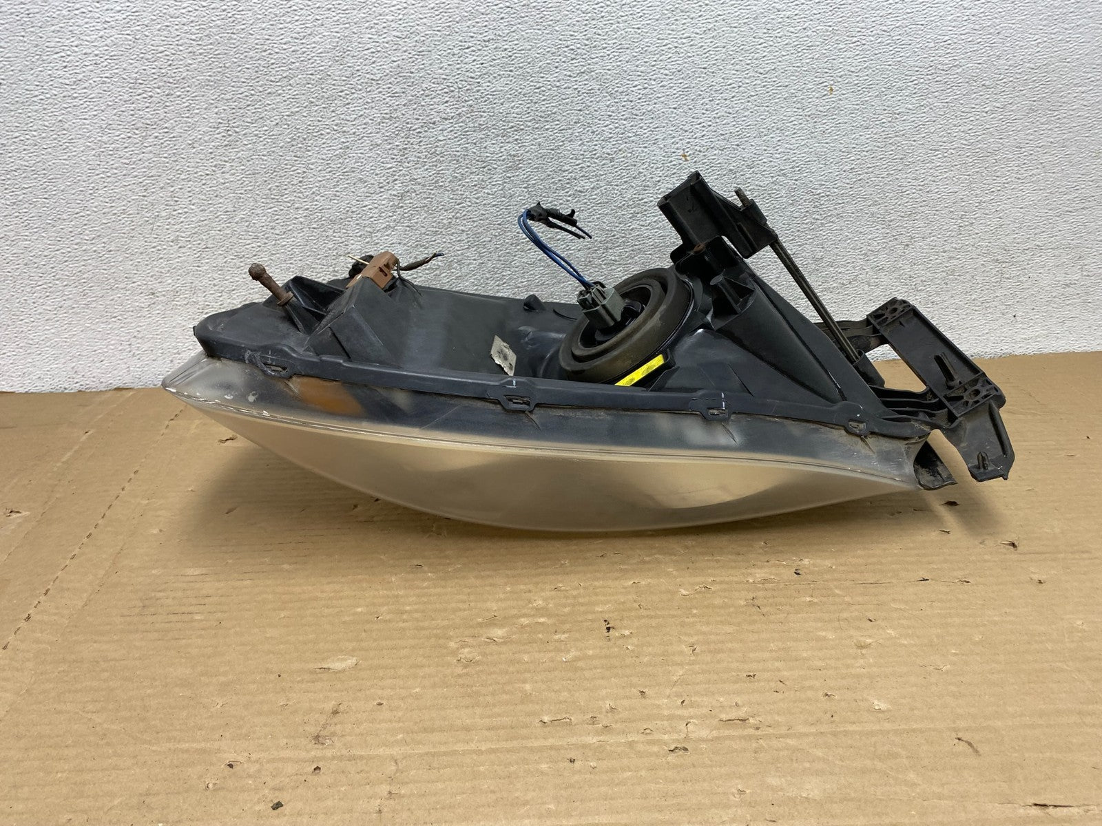 2006 to 2008 Dodge Ram 2500 Right Passenger Halogen Headlight AG8149 DW6