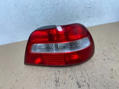 2001 to 2004 Volvo S40 Right Passenger RH Side Tail Light af7164 DG0