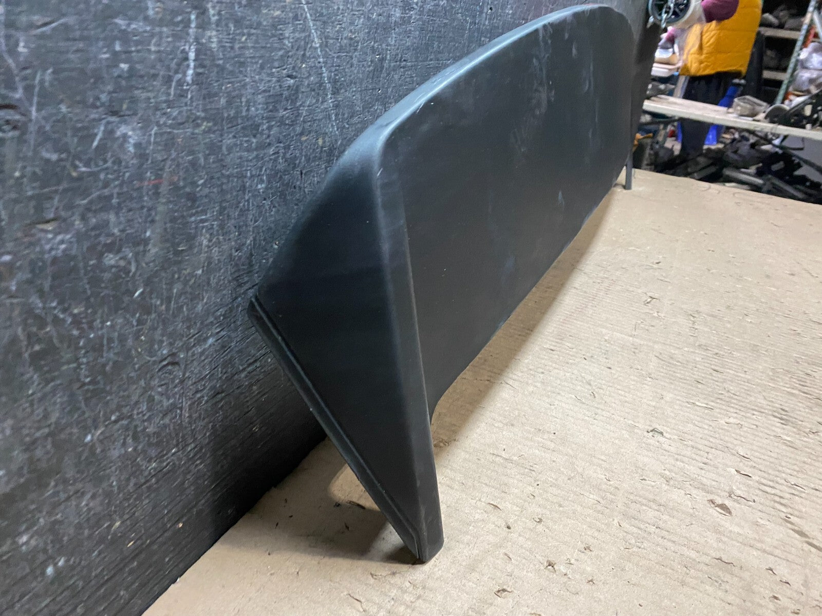 2007 to 2012 Dodge Caliber Rear Trunk Spoiler i3559 OEM DG12