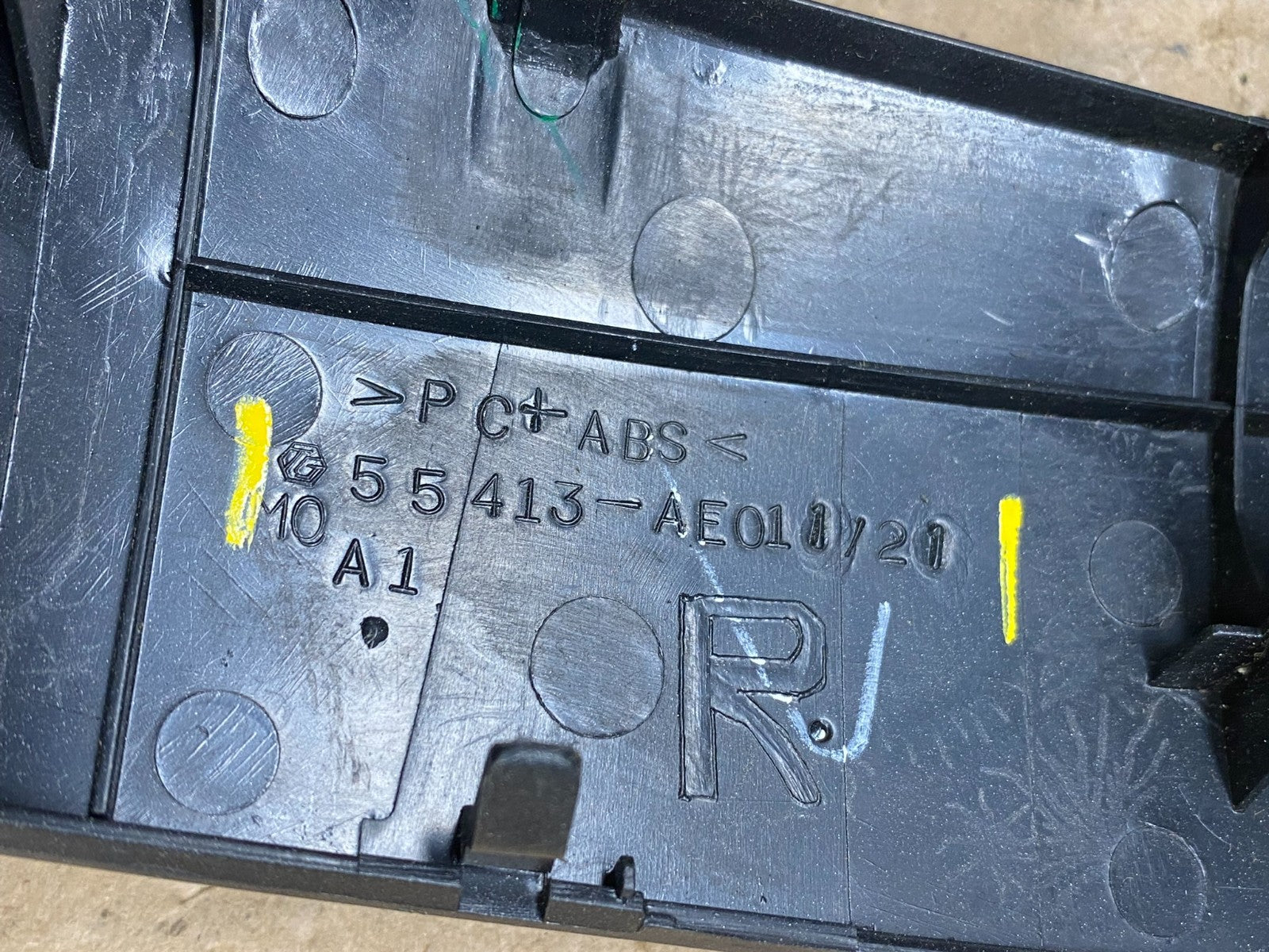 2004 to 2010 Toyota Sienna Right Side Radio Switches Bezel Trim T4818 DG4