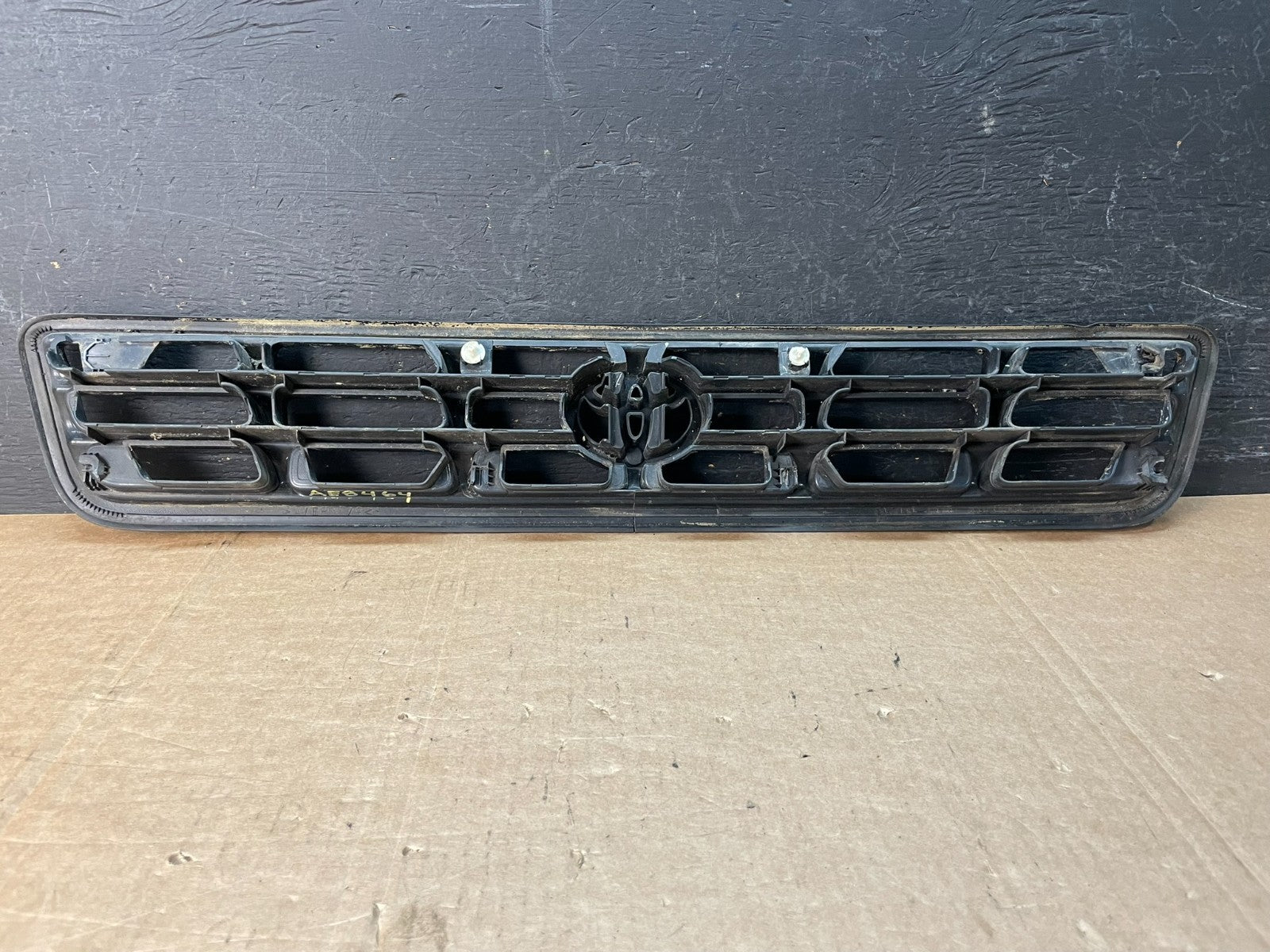 1997 to 2000 Toyota RAV4 Front Upper Grill Grille AE8464 PS3