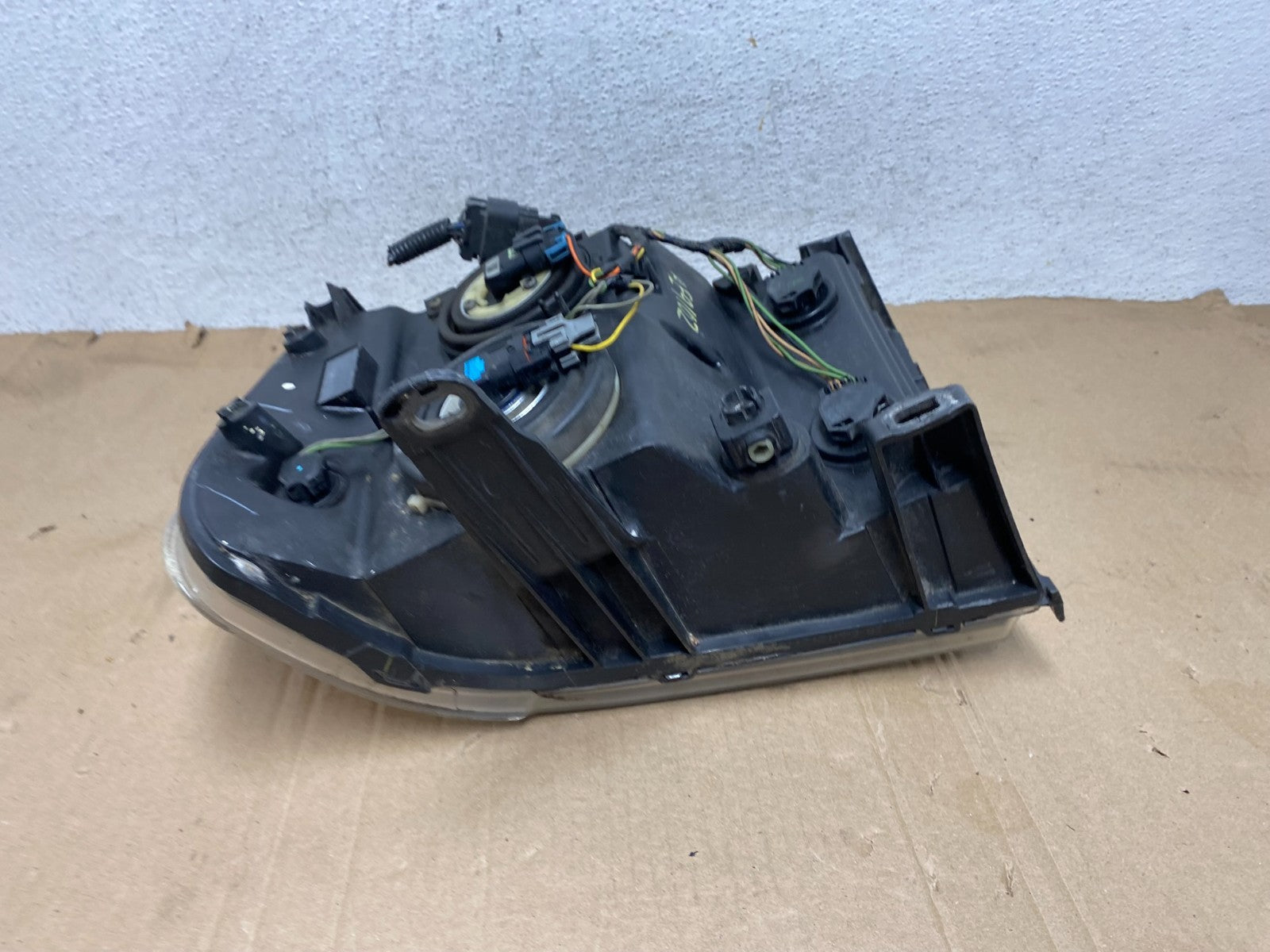 2007 - 2014 GMC Sierra Right Passenger RH Halogen Headlight AE9102 DW11