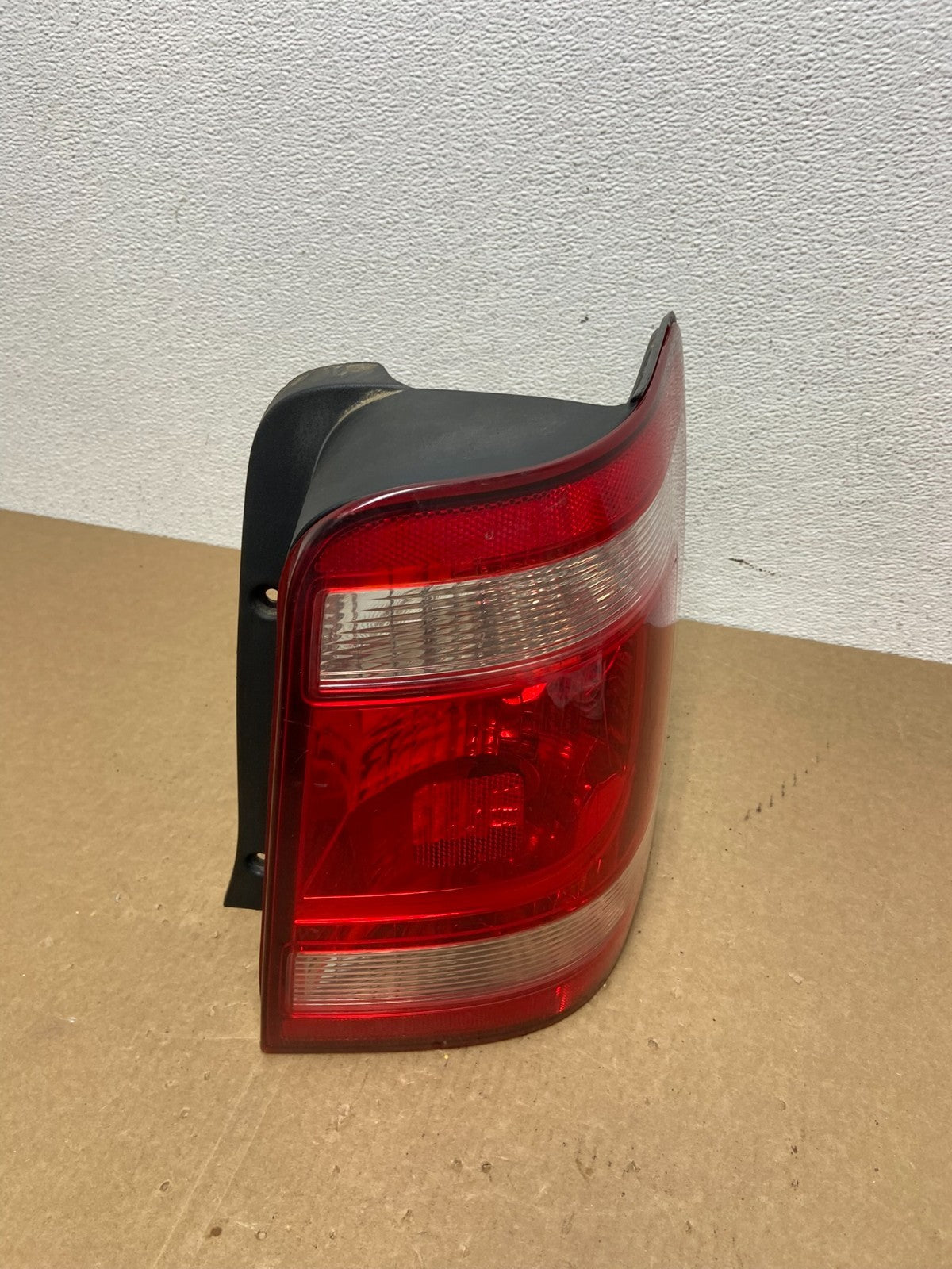 2008 to 2012 Ford Escape Right Passenger RH Side Tail Light AC1065 DW2