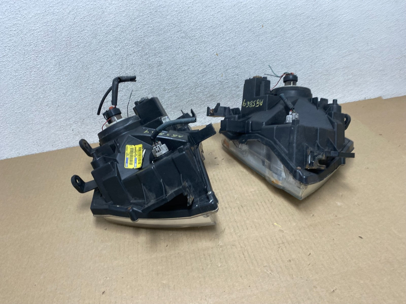 2005-2015 Nissan Xterra Driver Left+Right Side Set Headlights AG5869 DW8