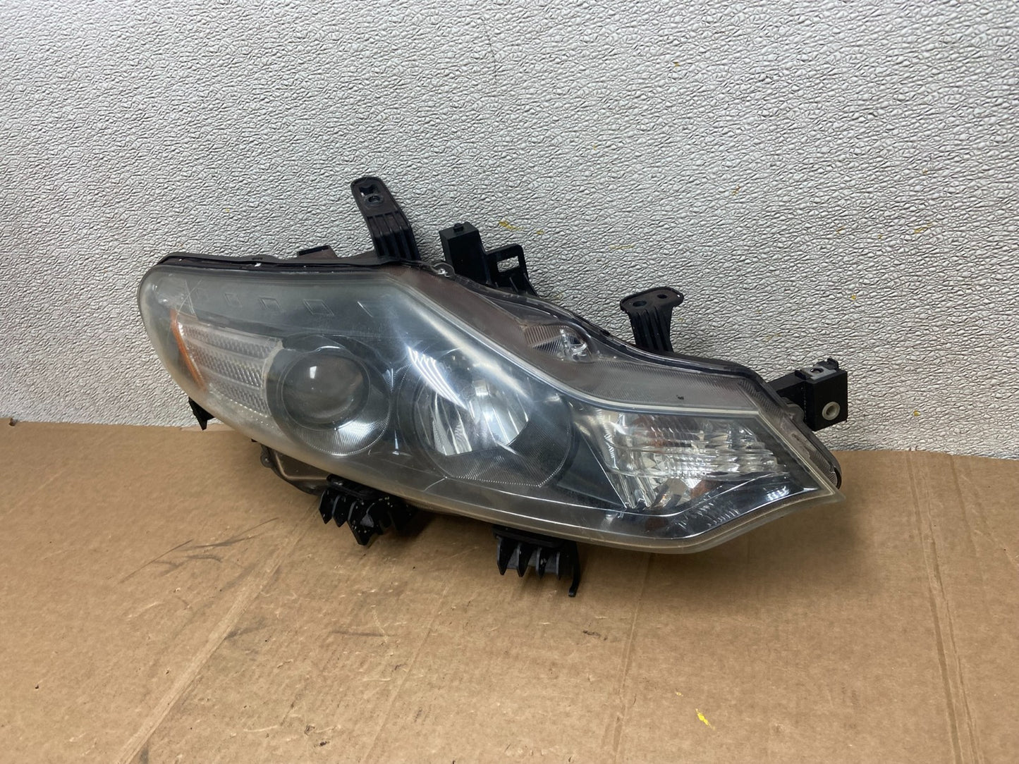 2011 to 2014 Nissan Murano Headlight Right Passenger Rh Oem Halogen AA1321 DW1