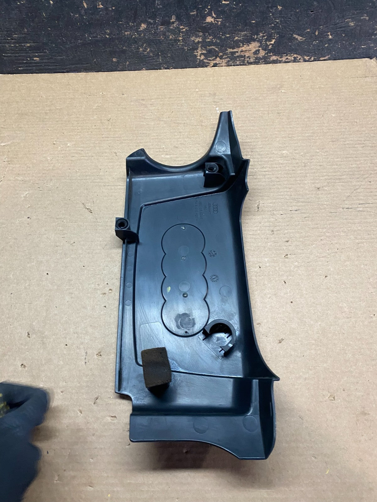 2007 - 2010 Audi A8l A8 D3 4.2L Engine Black Cover Trim 06E103926D OEM V7022 DG7
