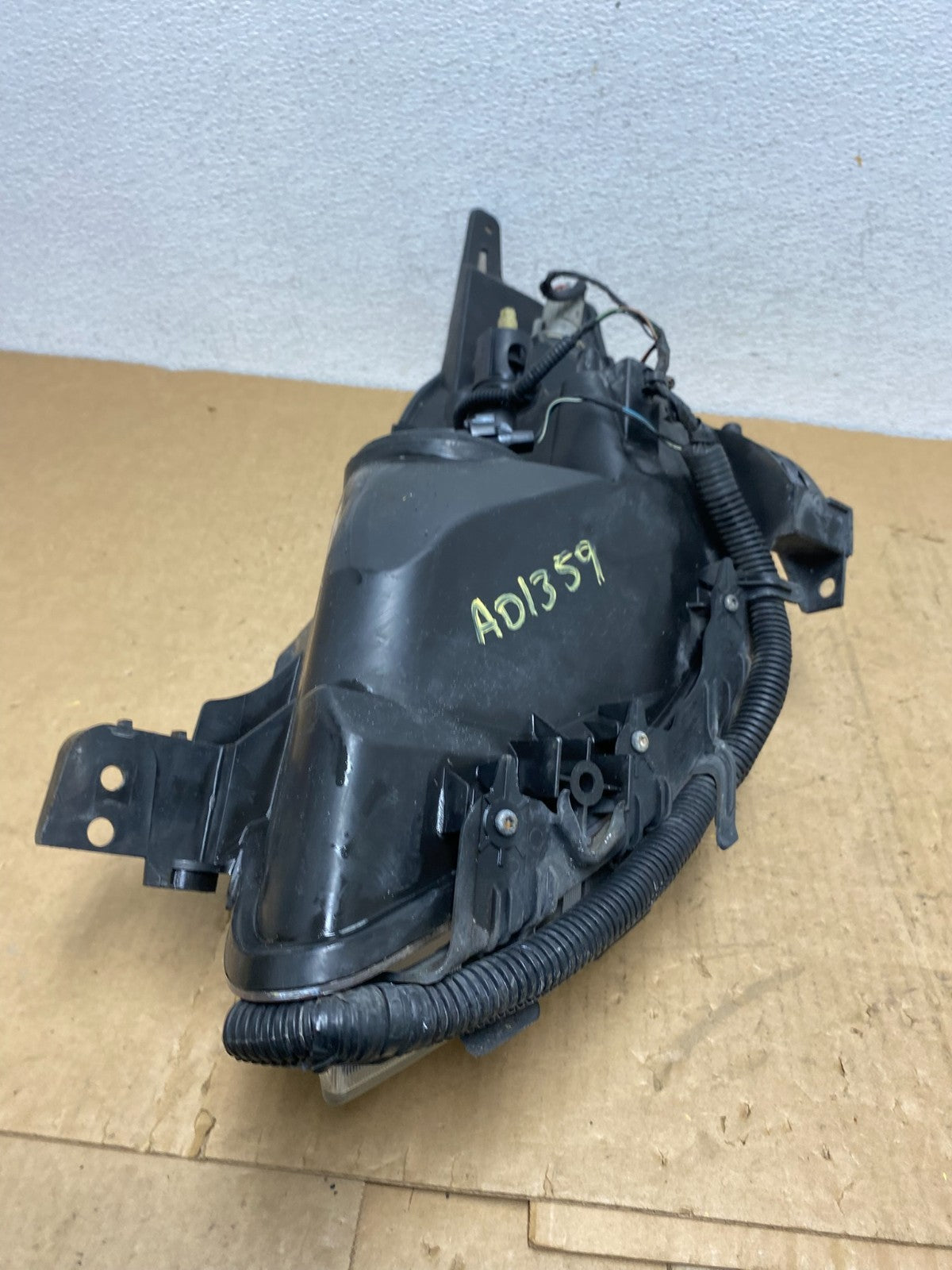 Sedan 2007 to 2009 Nissan Altima Right Passenger Halogen Headlight AD1359 DW8