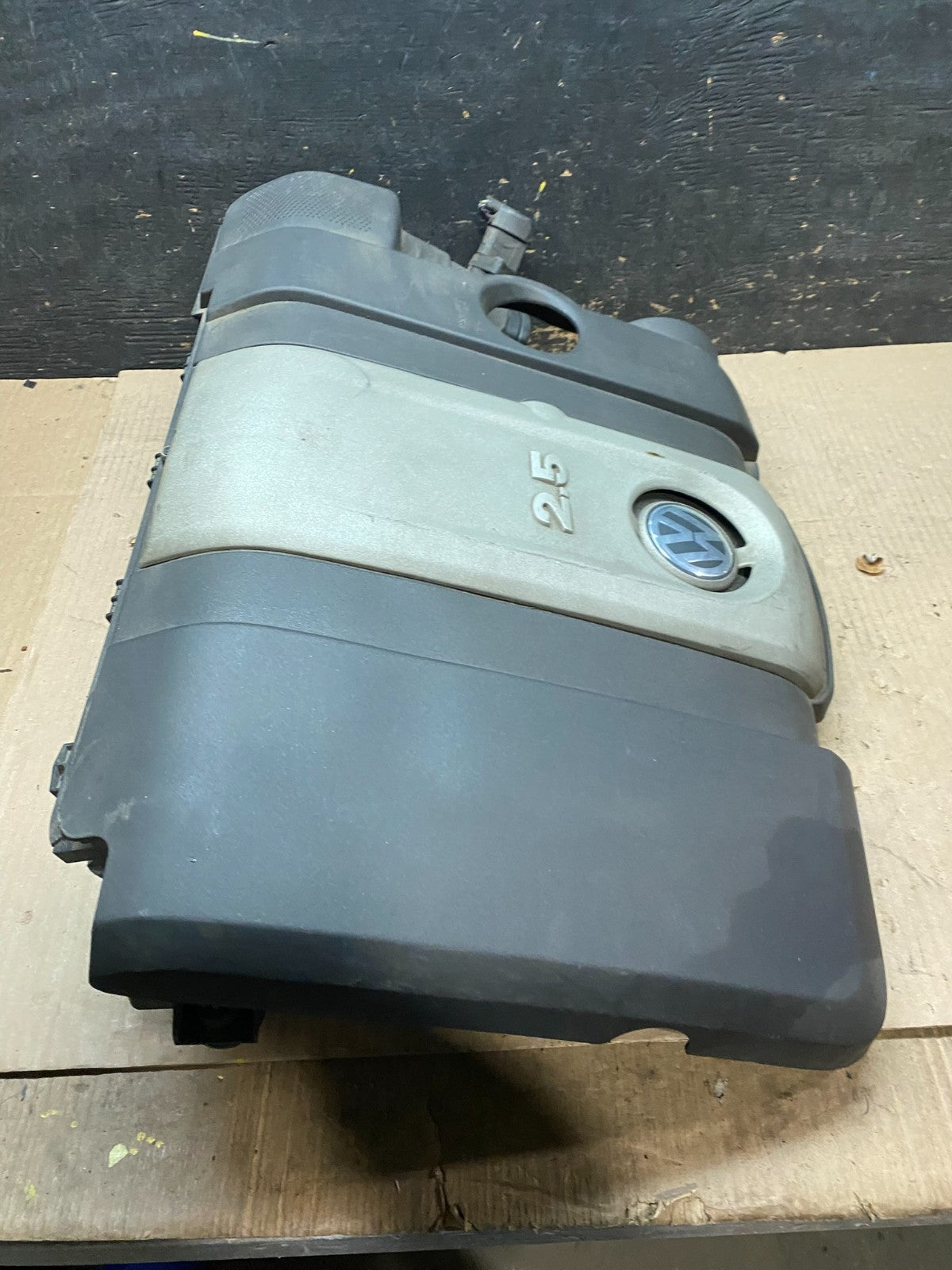 2005 to 2008 Volkswagen Jetta 2.5L Passat Jetta Engine Cover 07k129601 U7735 DG3
