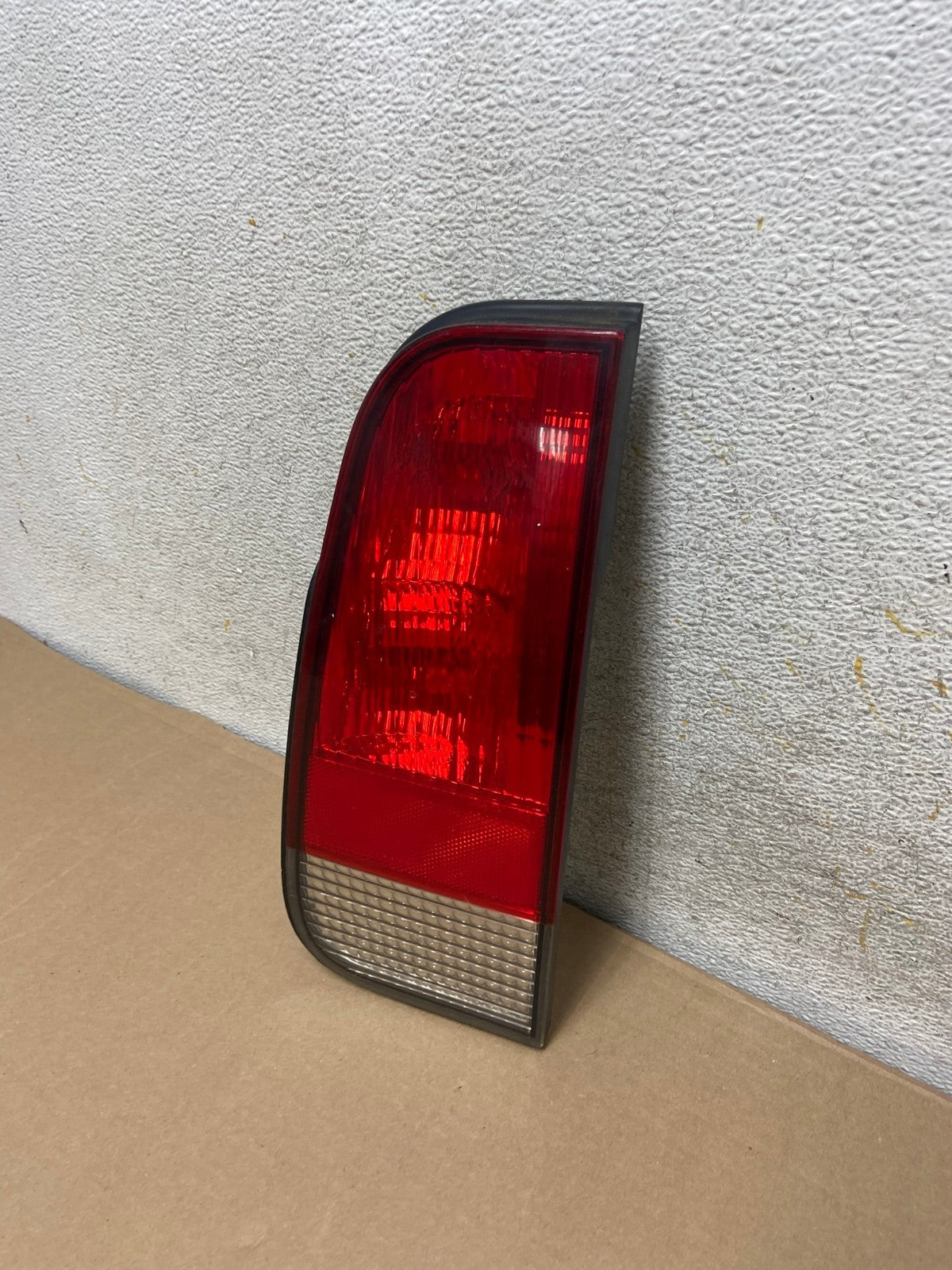 2003 to 2005 Lincoln Aviator Right Passenger Inner Tail Light Side AH9300 LK1