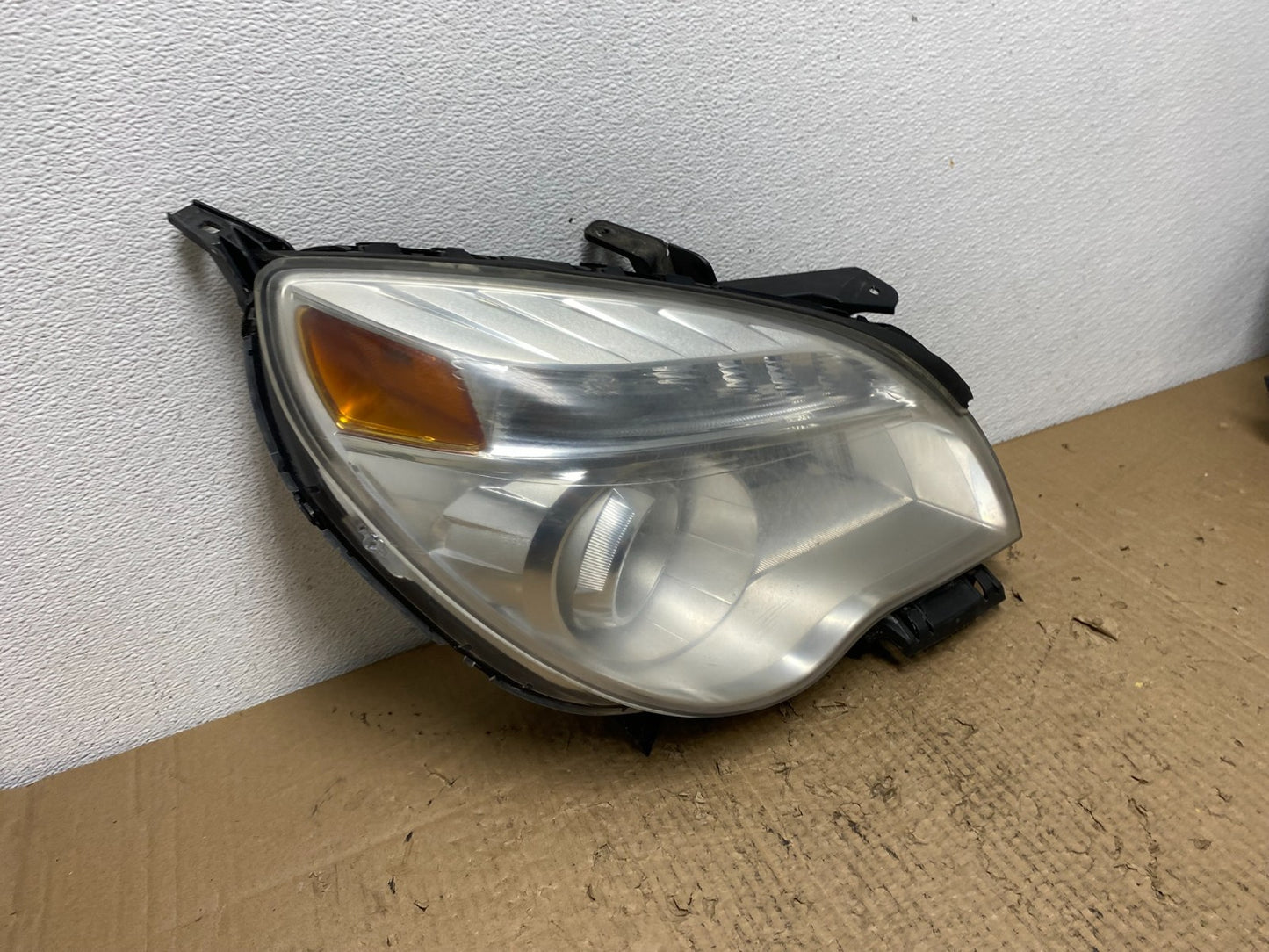 2010-2015 Chevrolet Equinox Right Passenger Halogen Projector Headlight AC41912