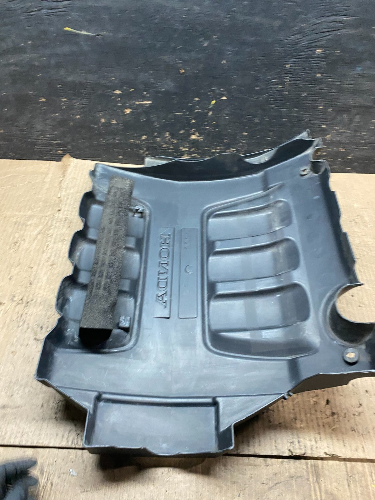 2005 to 2007 Honda Odyssey Black Engine Cover u6168 DG6