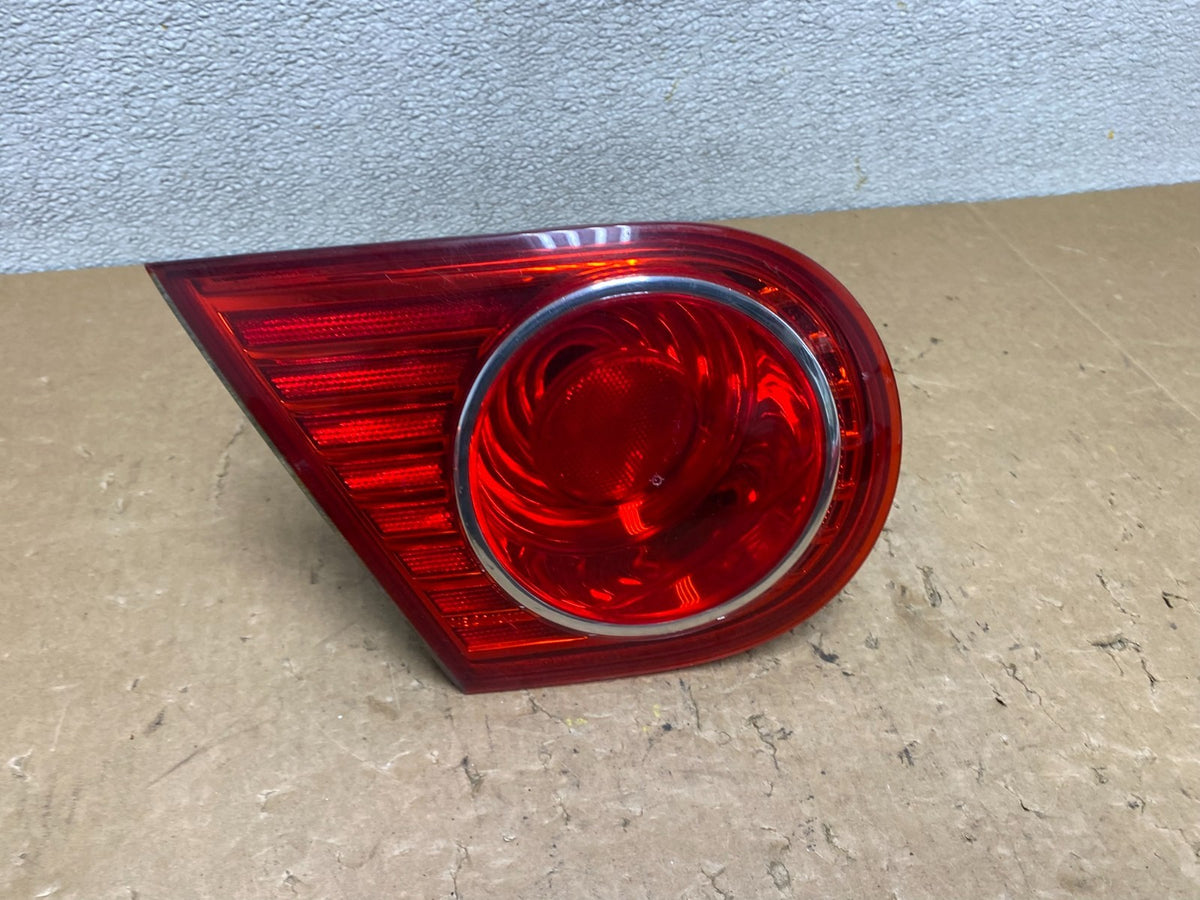 2004 to 2006 Kia Amanti Driver Left LH Side Tail Light Inner V5574 DW0