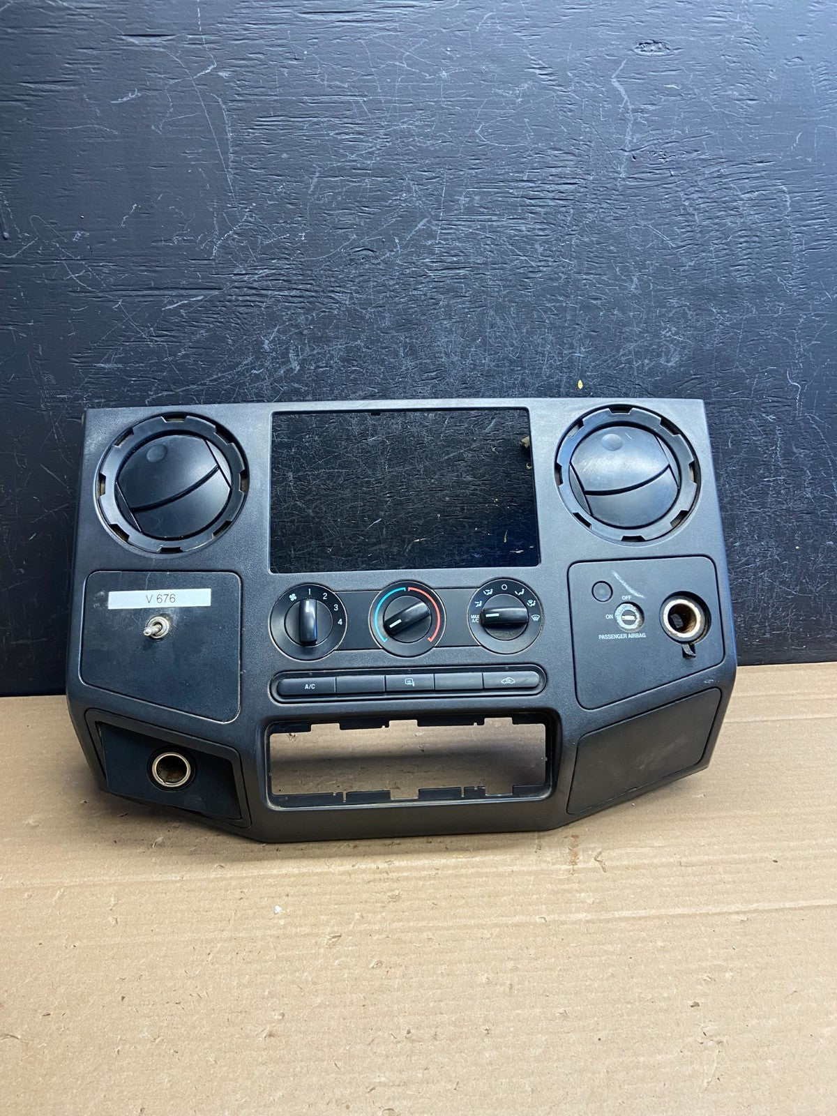 2008-2010 Ford F250 F350 Radio Climate Control Radio Dash Bezel Panel AG0209 DG0