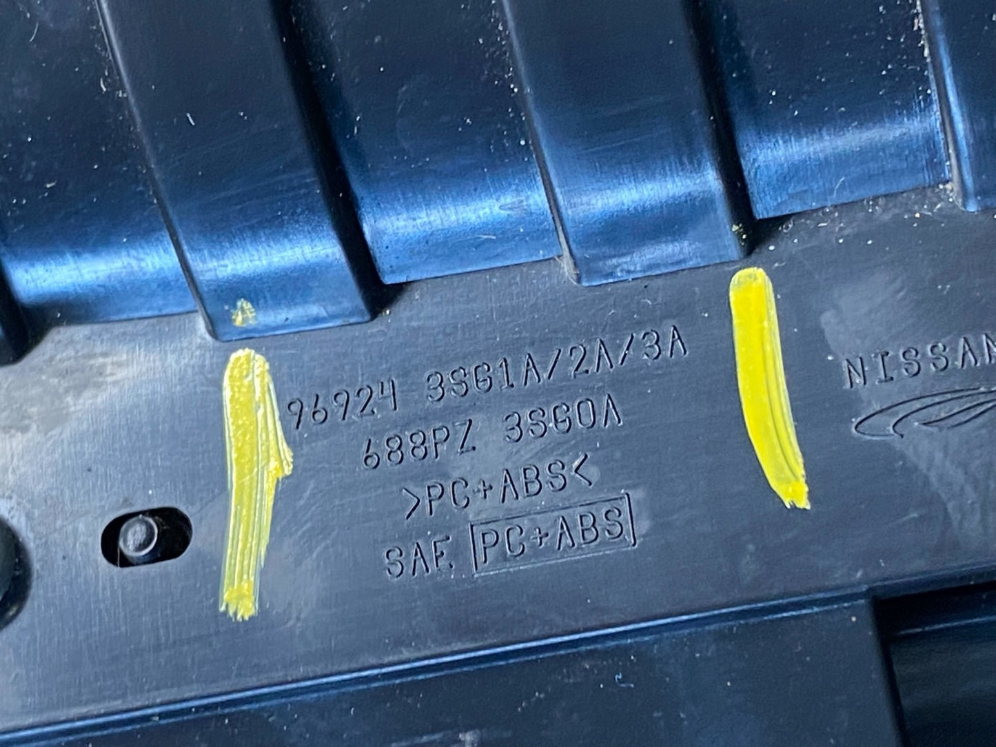 2013-2016 Nissan Sentra Center Console Shifter Trim Bezel Ashtray OEM R9035 DG7