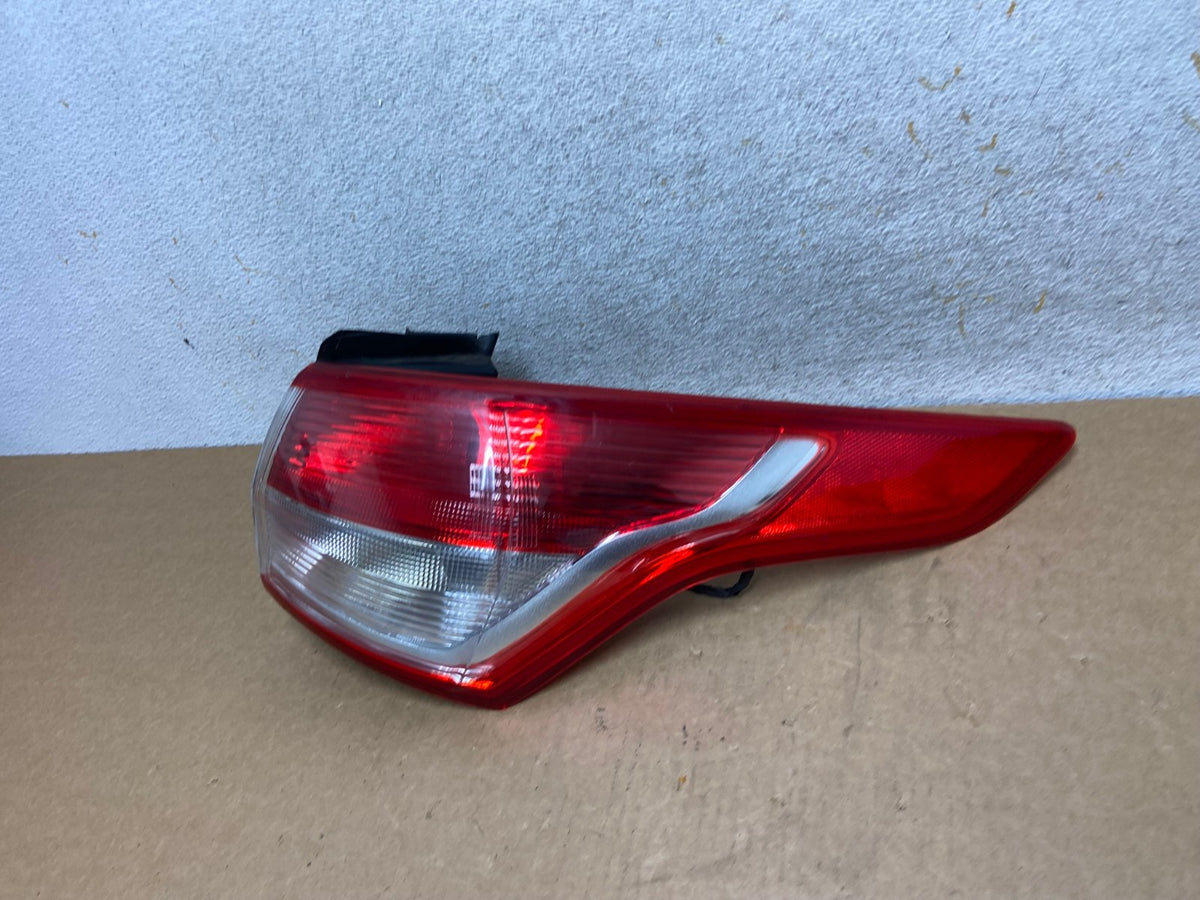 2013 to 2016 Ford Escape Right Passenger RH Side Tail Light AI2636 LK1