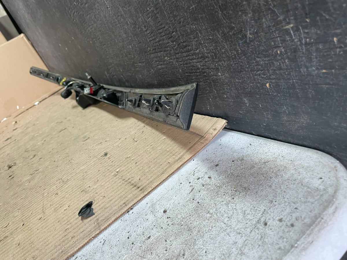 2016 - 2019 Ford Explorer Interceptor Rear Tailgate Molding With Camera M2967 DG5