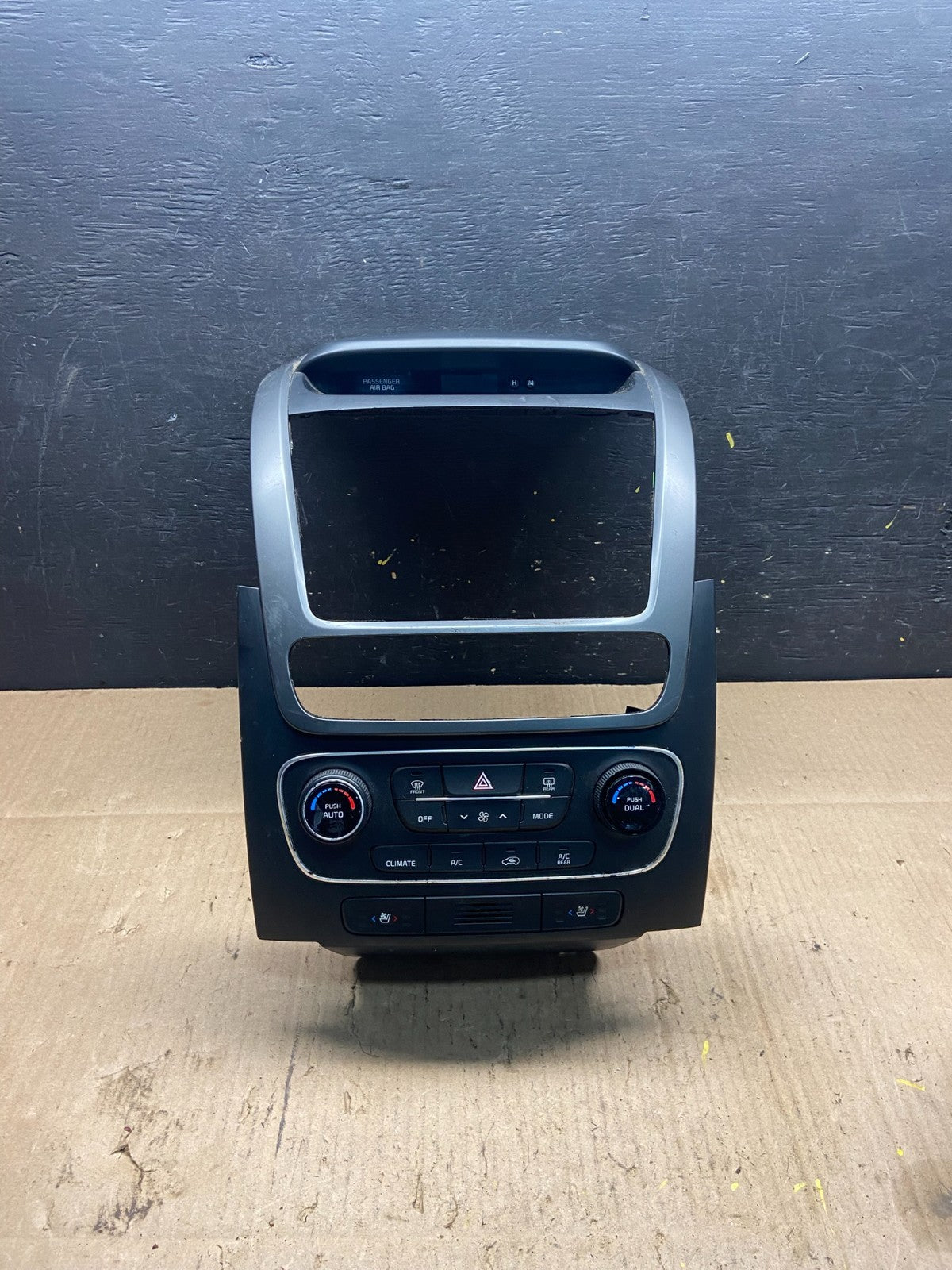 2014 2015 Kia Sorento Temp AC Climate Control Panel Trim 972501u585 P3431 DG0
