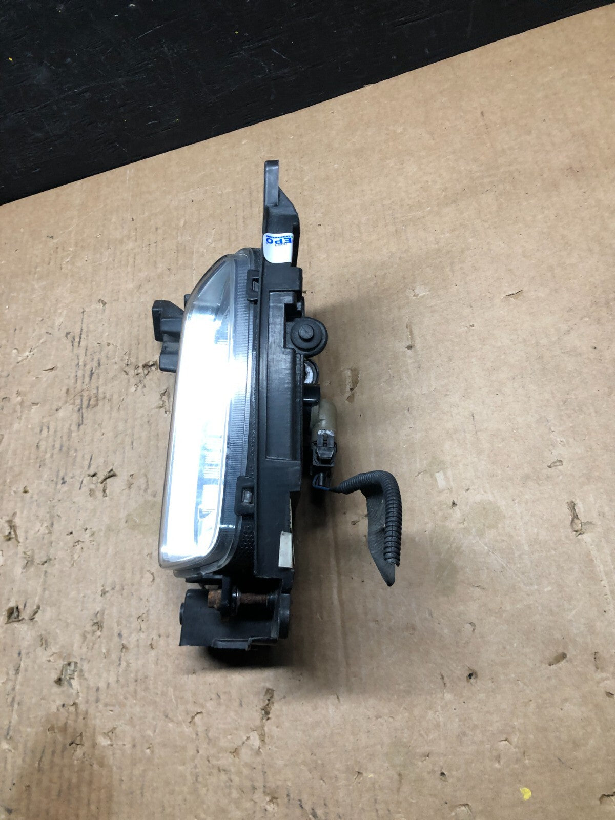 2014 2015 Kia Sorento Front Left Driver LH Fog Light Bezel H1928 DG13