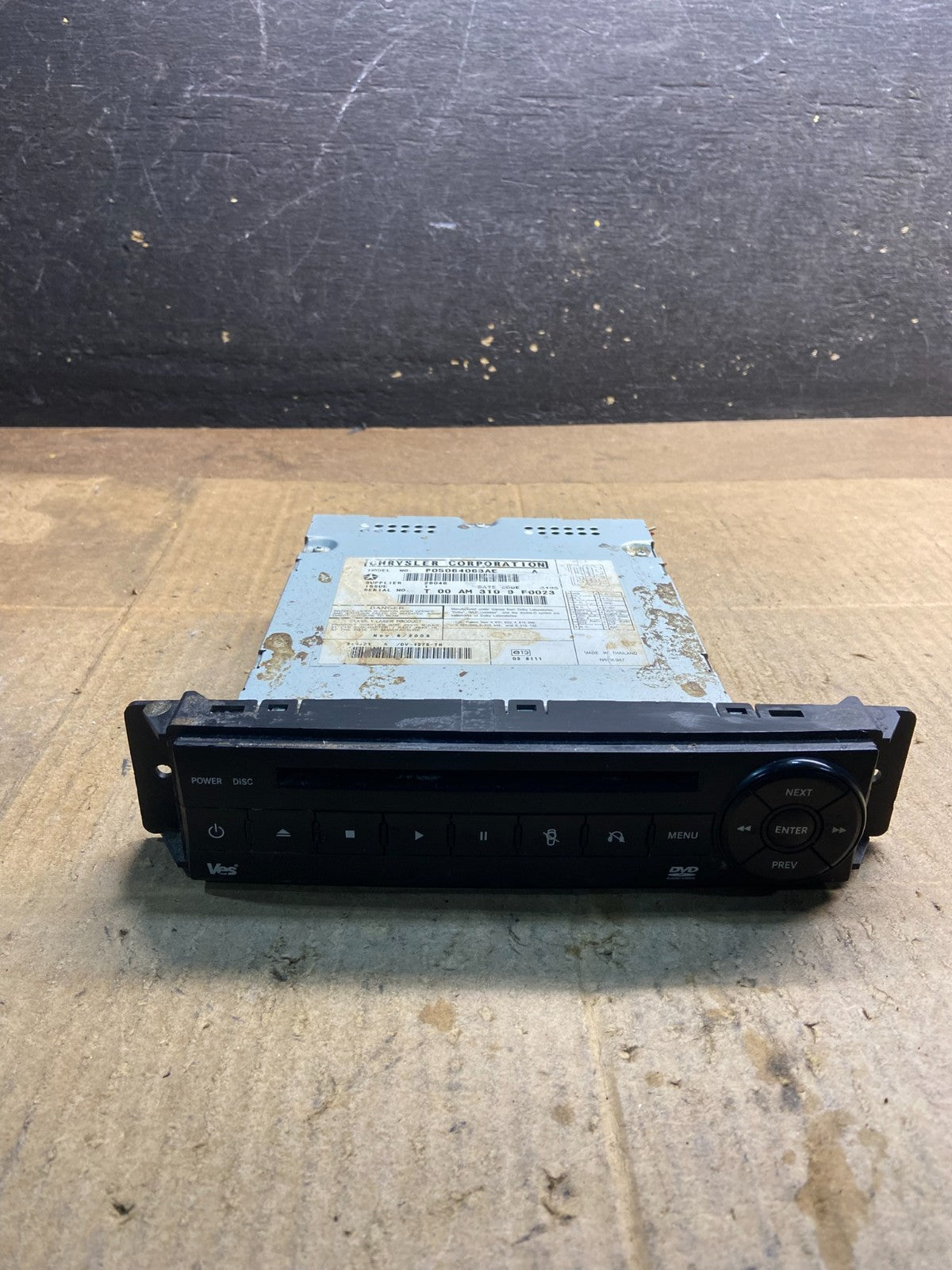 2008 to 2012 Chrysler Town Country DVD Player Receiver OEM Y7314 DG0