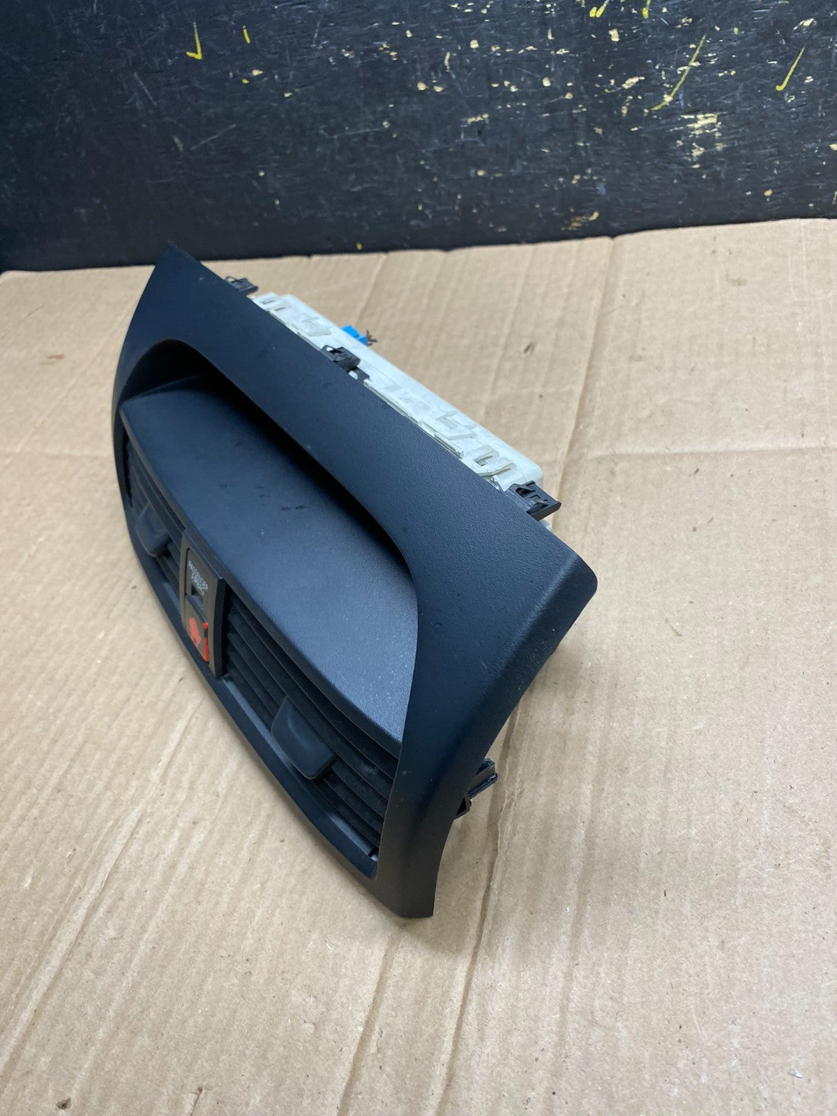 2004 to 2008 Acura TL Front Dash Dashboard AC Center Clock Air Vent AA4573 DG3