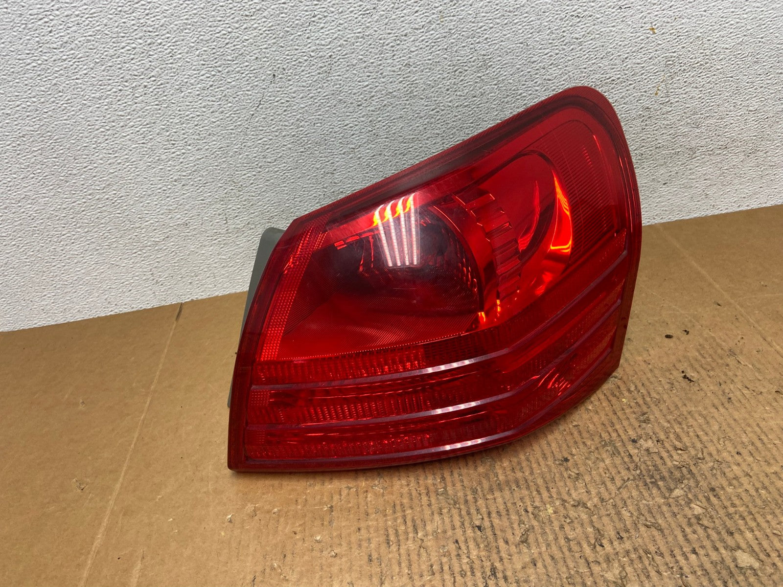 2008 to 2015 Nissan Rogue Right Passenger Rh Side Tail Light AE1576 LK0