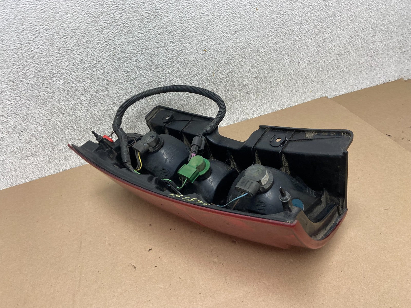 2008-2014 Chevrolet Tahoe Suburban Driver Lh Left Side Tail Light AG6578 DW6