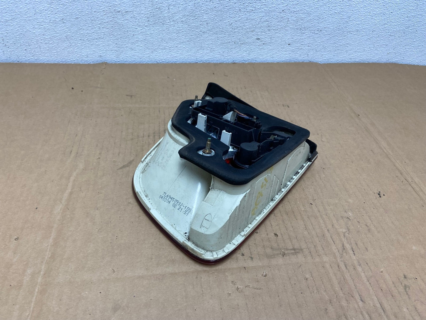 2004-2007 Volkswagen Touareg Lh Driver Left Side Inner Tail Light AC7513 LK5