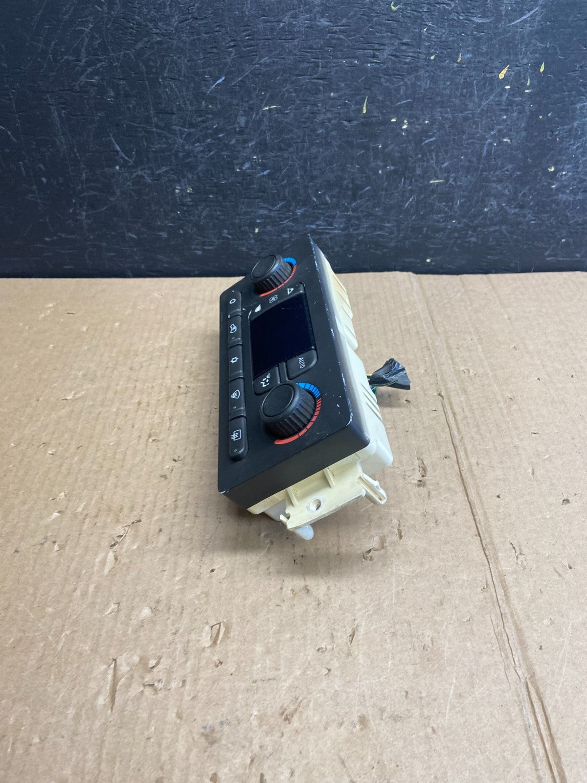 2003 to 2006 Chevrolet Silverado HVAC Heater Climate Control Module AE3834 DG2