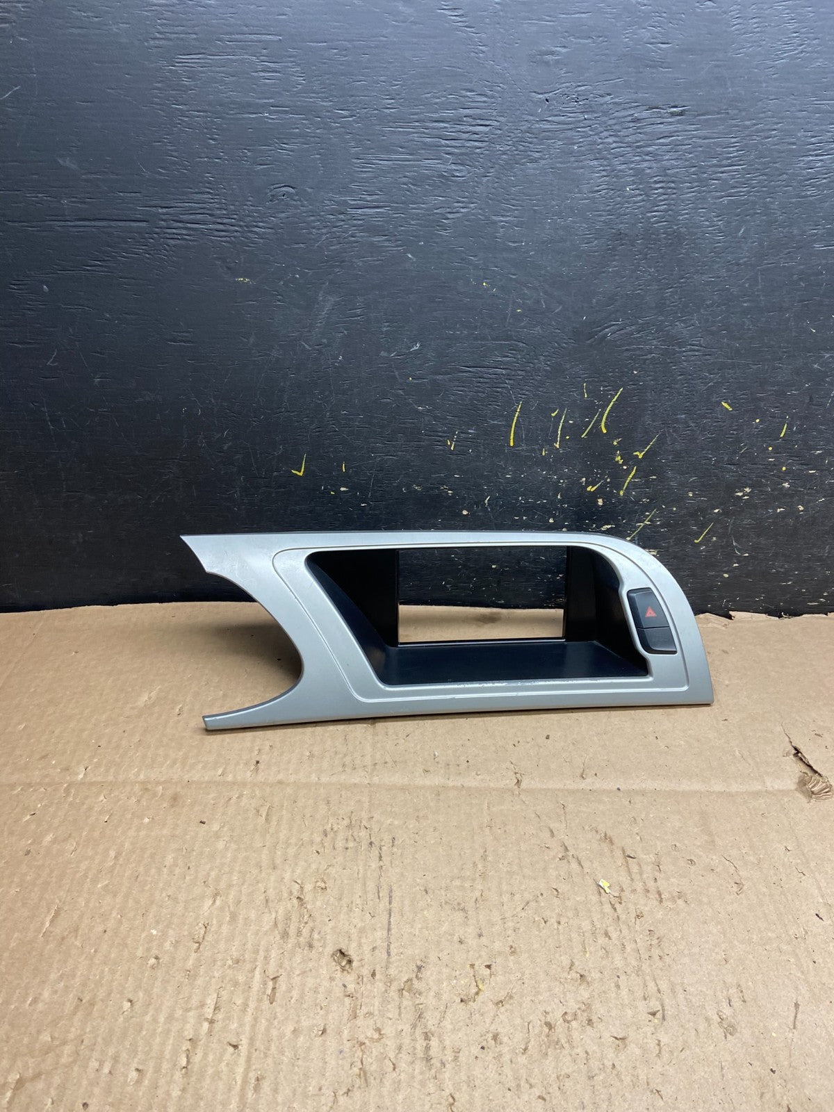 2009 to 2012 Audi A4 -Center Console Dash Radio Display Trim Bezel  Y5374 DG0