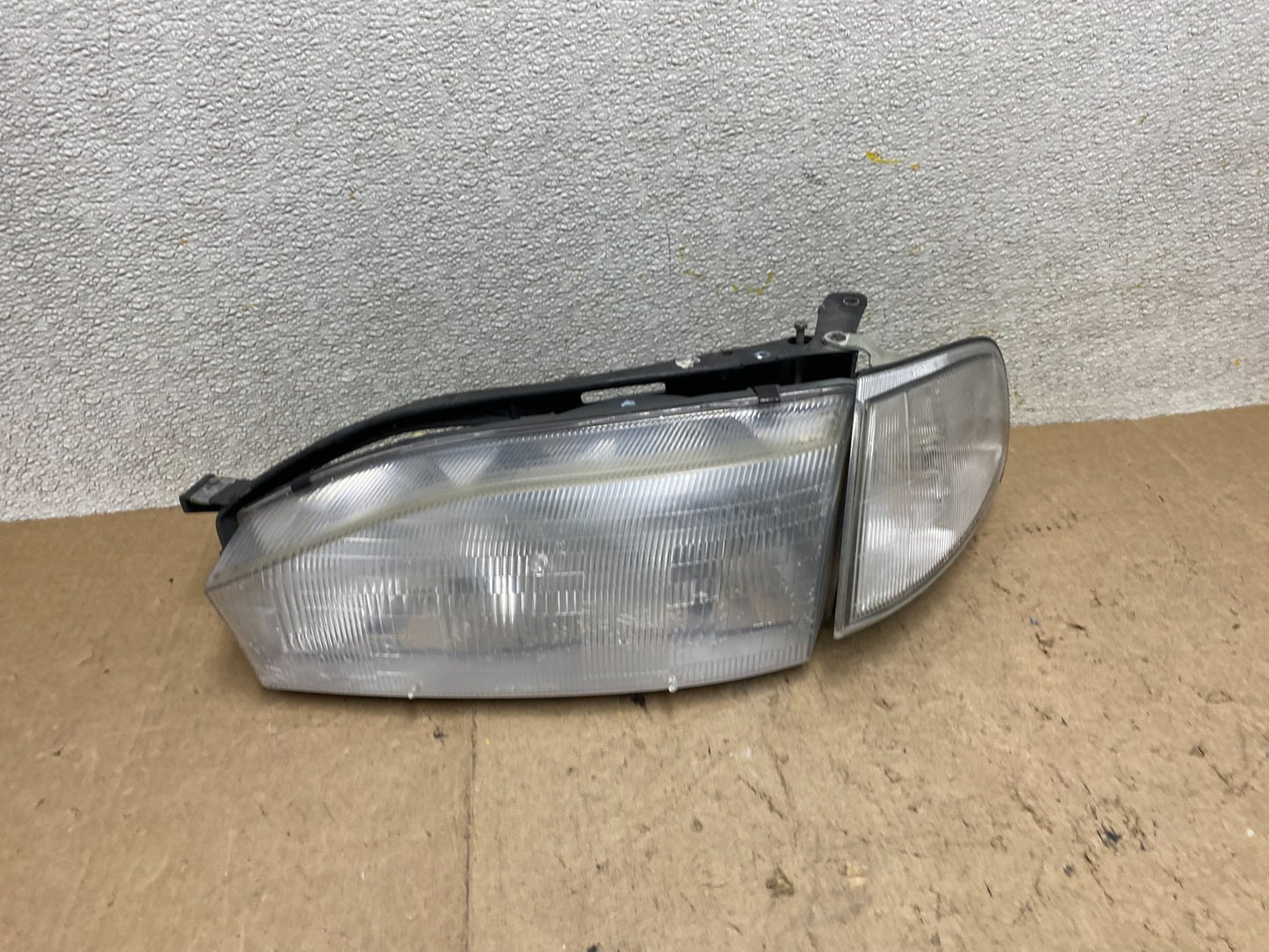 1992 1993 1994 Toyota Camry Left Driver LH Halogen Headlight OEM W9268 DW0