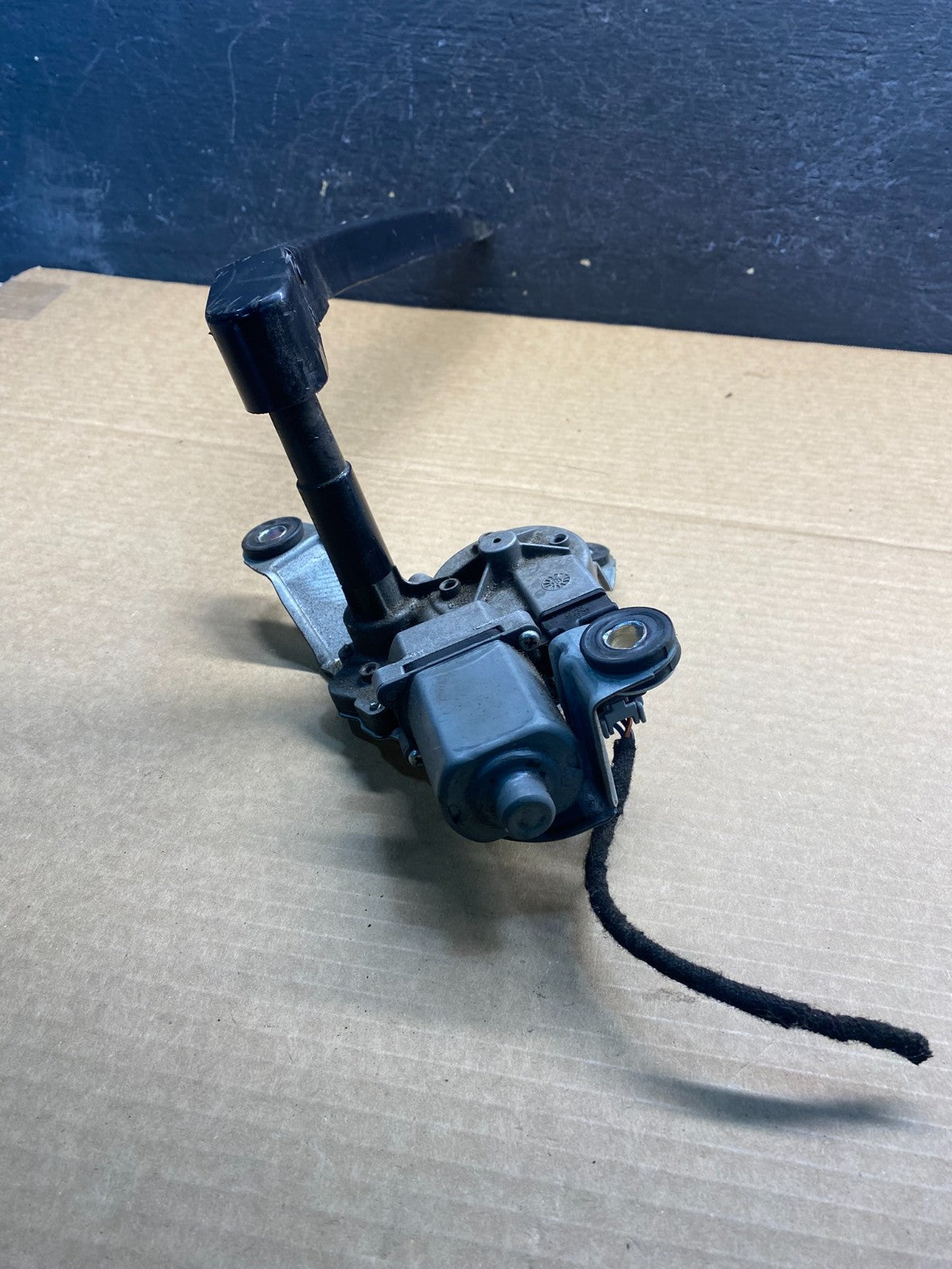 2017-2023 GMC Acadia Tailgate Back Door Rear Wiper Motor Wiper AF6717 DG4