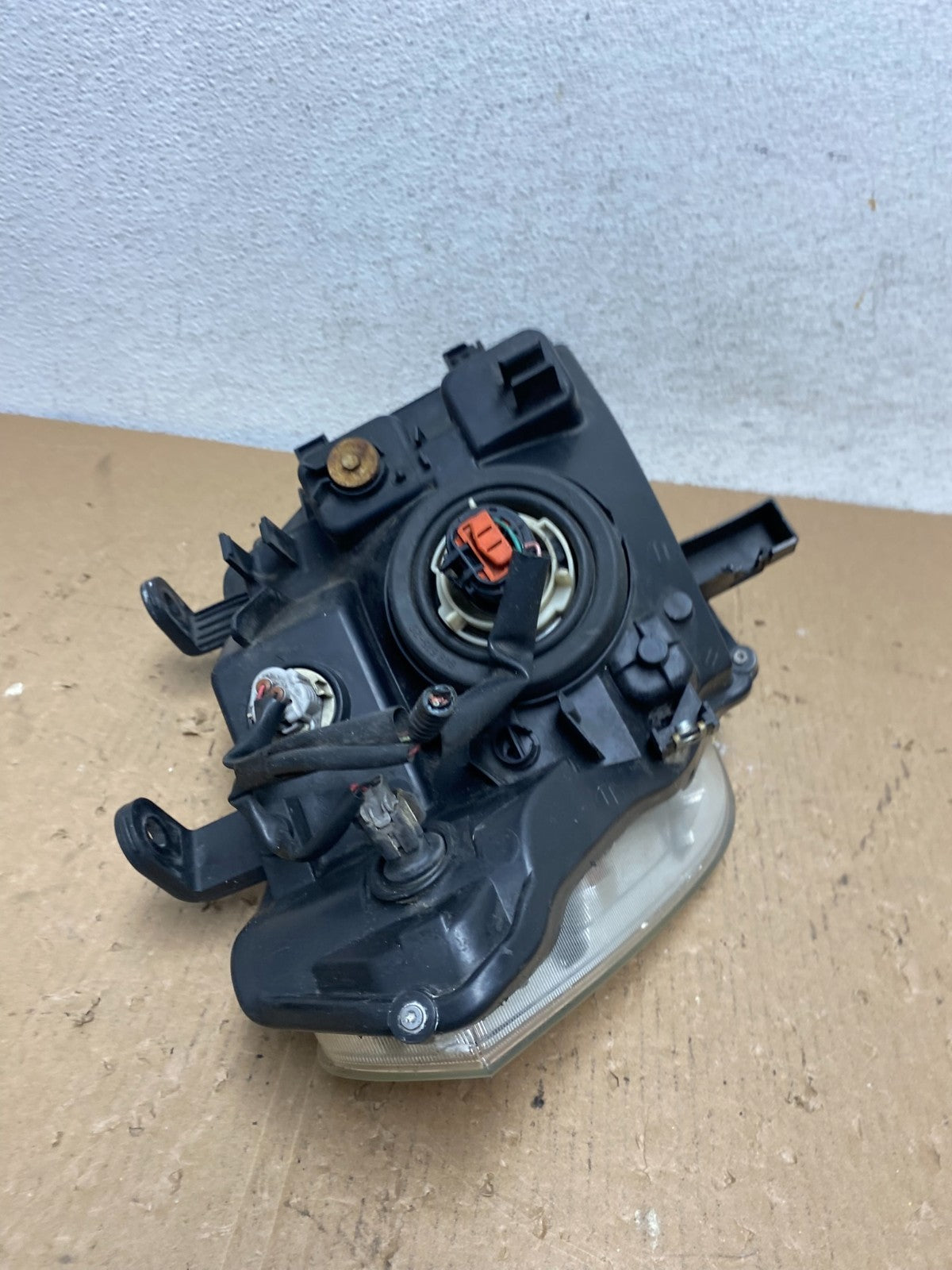 2008 to 2012 Nissan Pathfinder Halogen Headlight Left Driver Lh AD8179 DW7