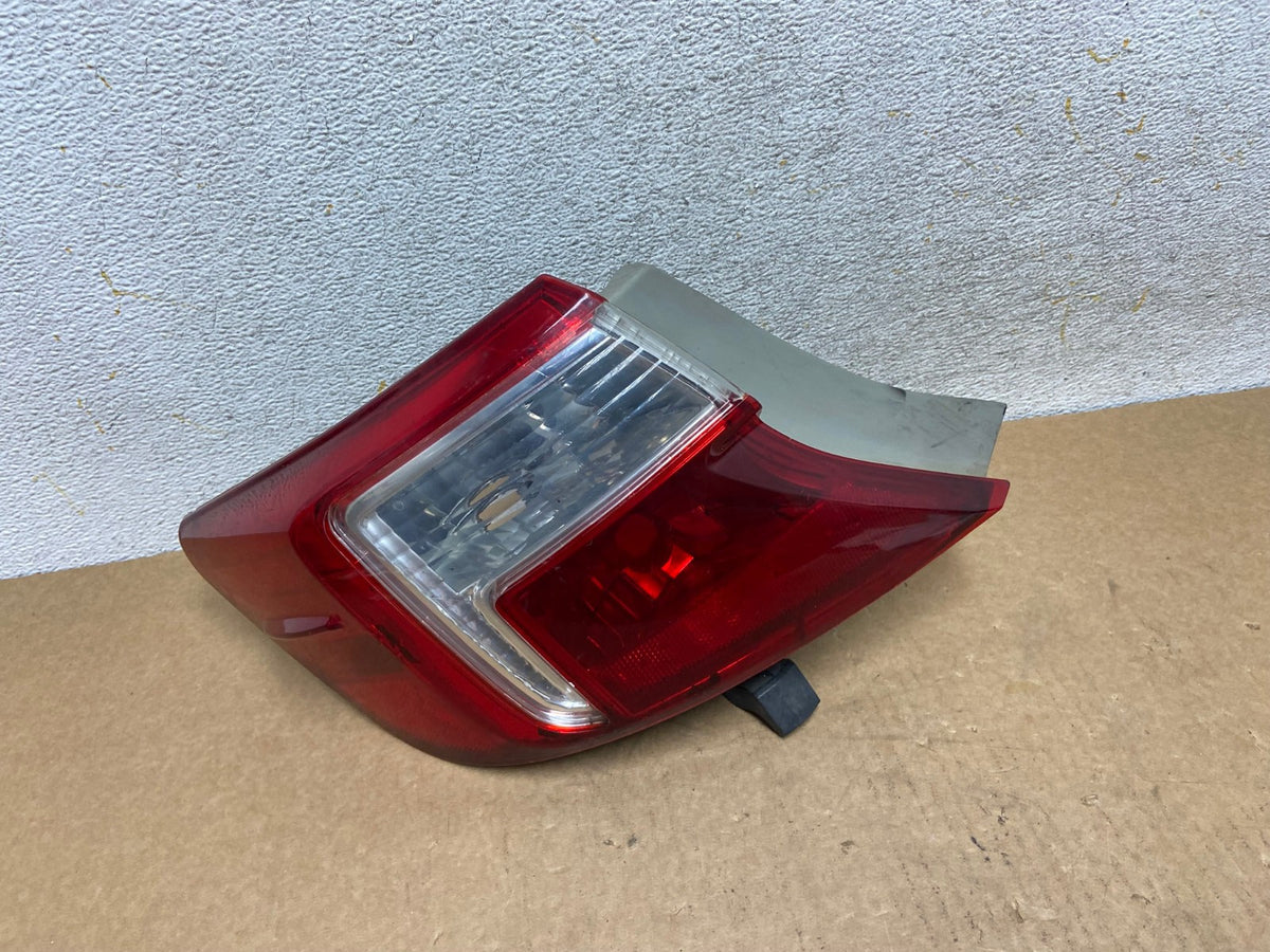 2012 2013 2014 Toyota Camry Left Driver LH Side Tail Light AI3287 LK0
