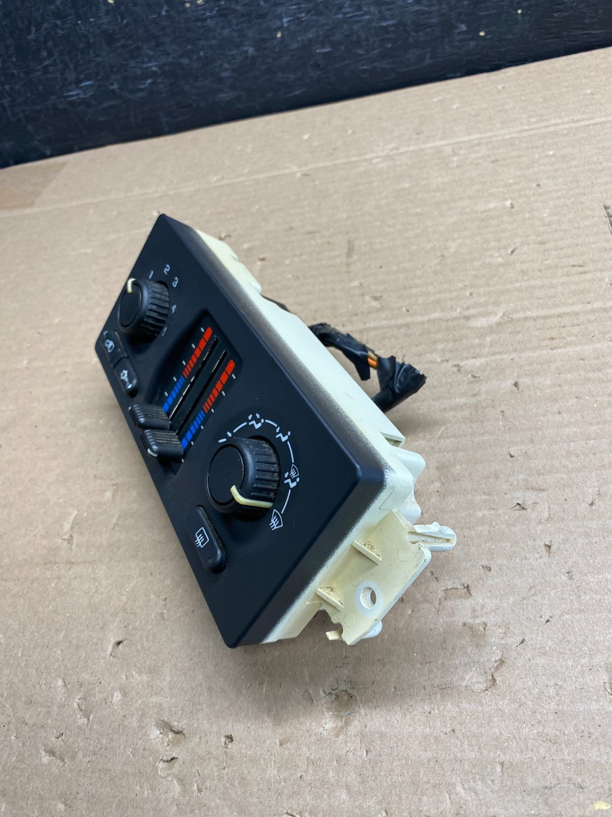 2003 to 2006 Chevrolet Silverado HVAC Heater Climate Control Module ag52343