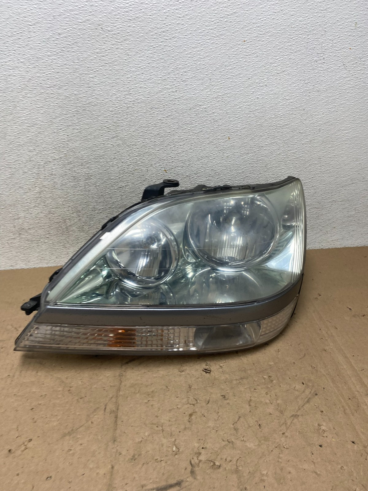 2001 2002 2003 Lexus RX300 Left Driver Headlight Halogen AG5388 DW0