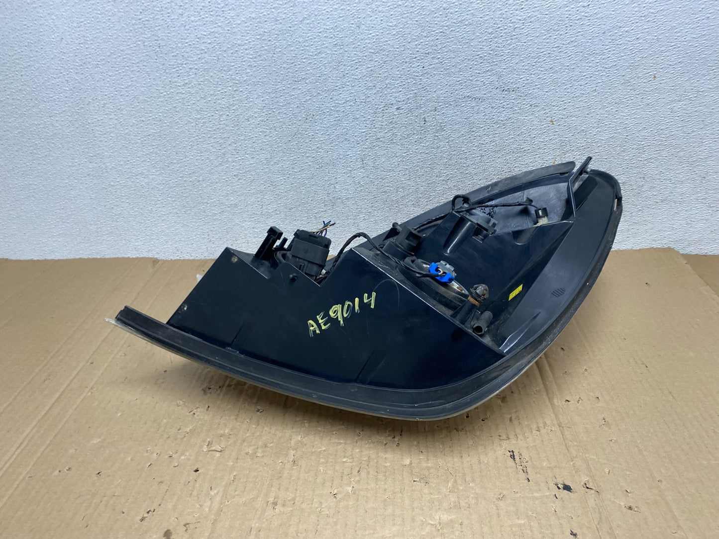 2002 to 2003 Buick Rendezvous Right Passenger RH Side Headlight AE9014 DG8