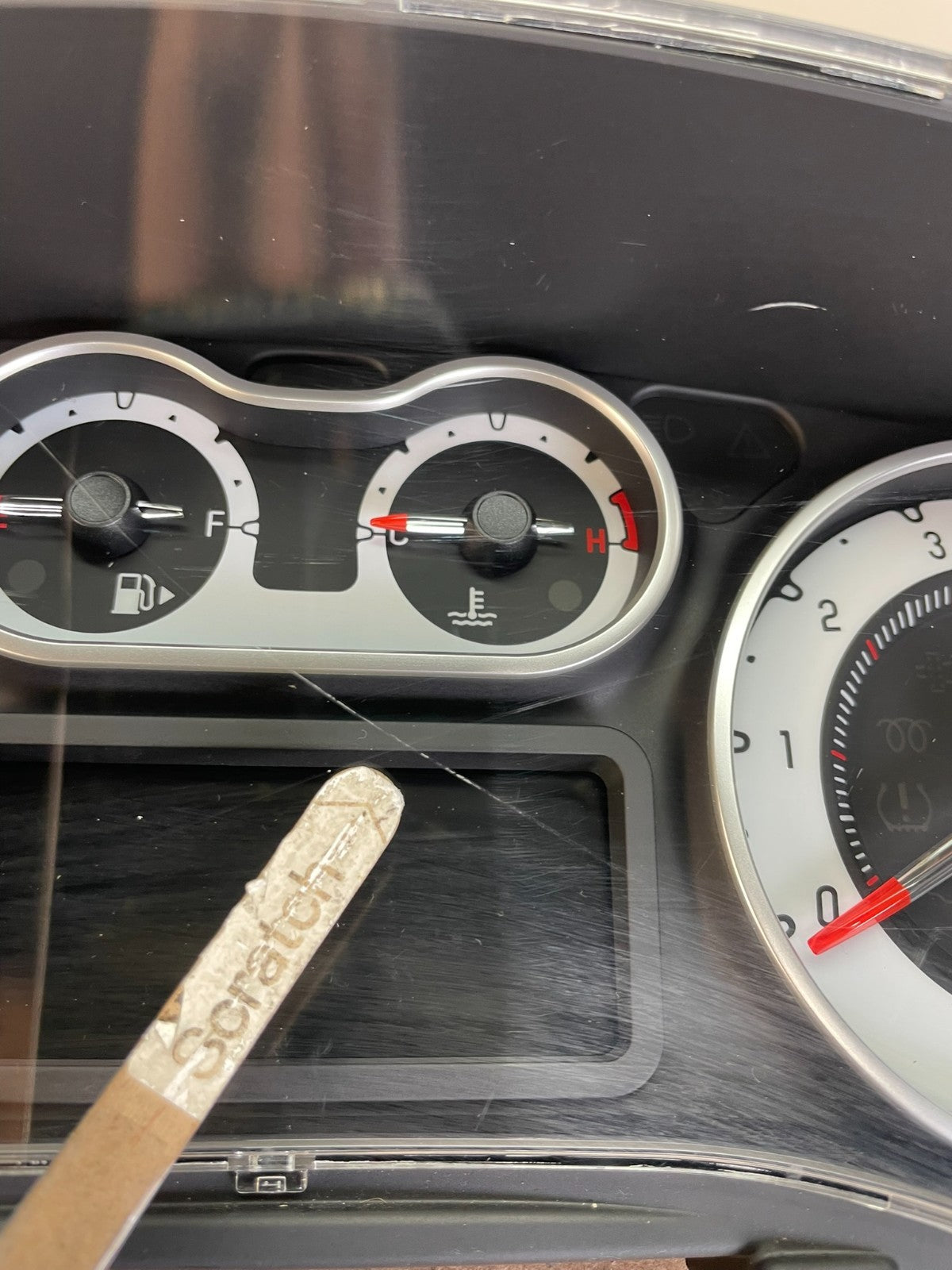 2014 - 2017 Fiat 500L Dash Instrument Cluster Speedometer AG2530 DG3