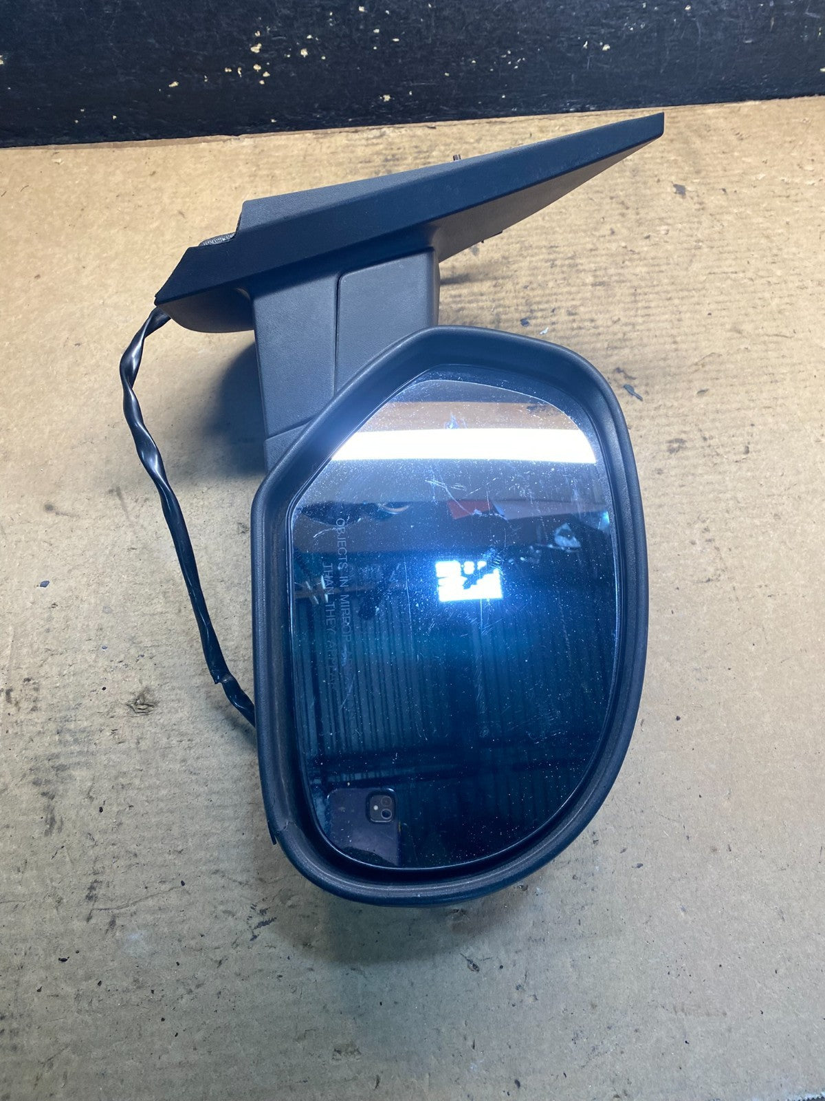 2009 to 2014 Gmc Yukon Right Passenger Turn Signal View Door Mirror OE AA2870 DG7