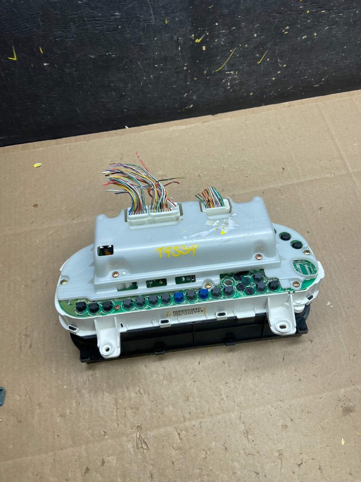 2000 to 2003 Lexus RX300 Speedometer Cluster Gauge t9359 DG4