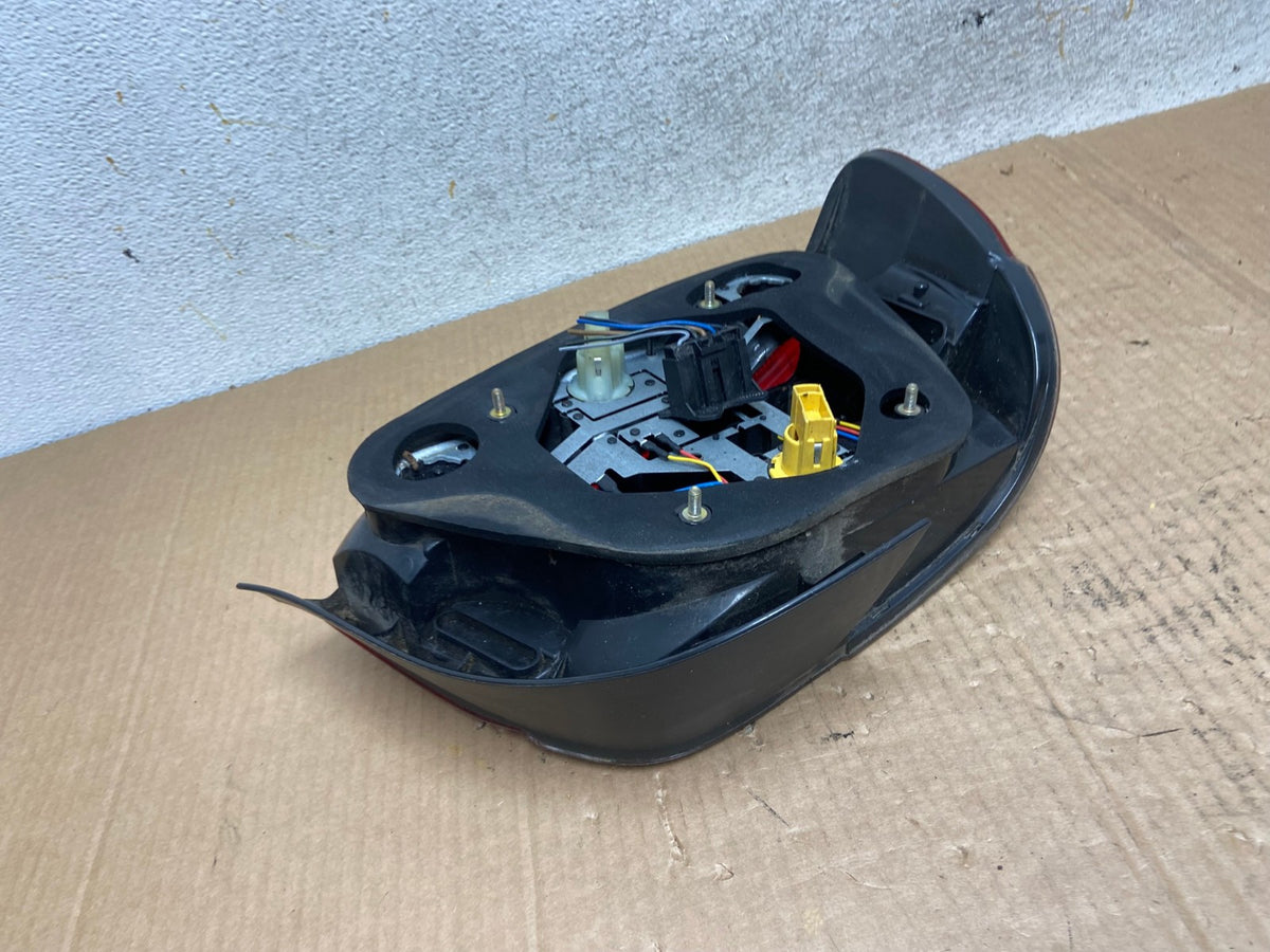 2001- 2003 BMW 5 Series E39 530i Right Passenger Rh Tail Light AI6611 LK5