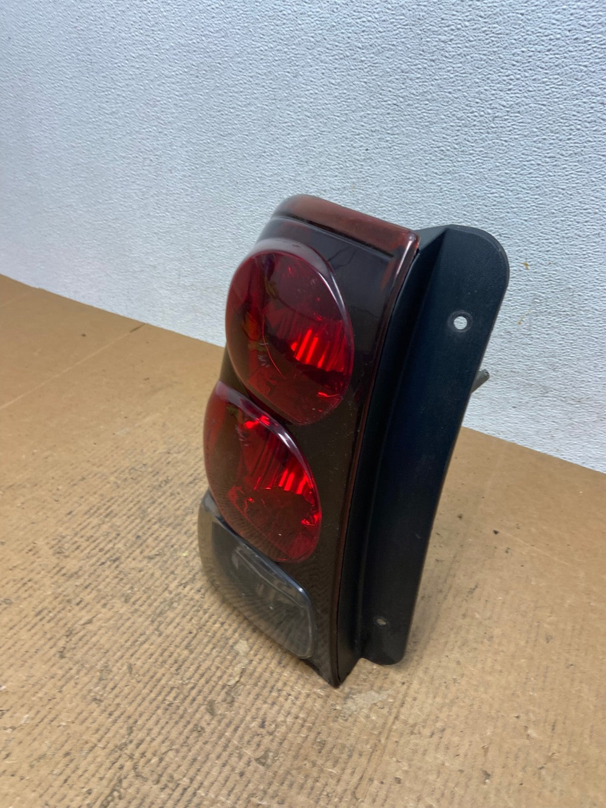 2002 to 2009 Chevrolet Trailblazer Left Driver LH Side Tail Light AE1473 LK1