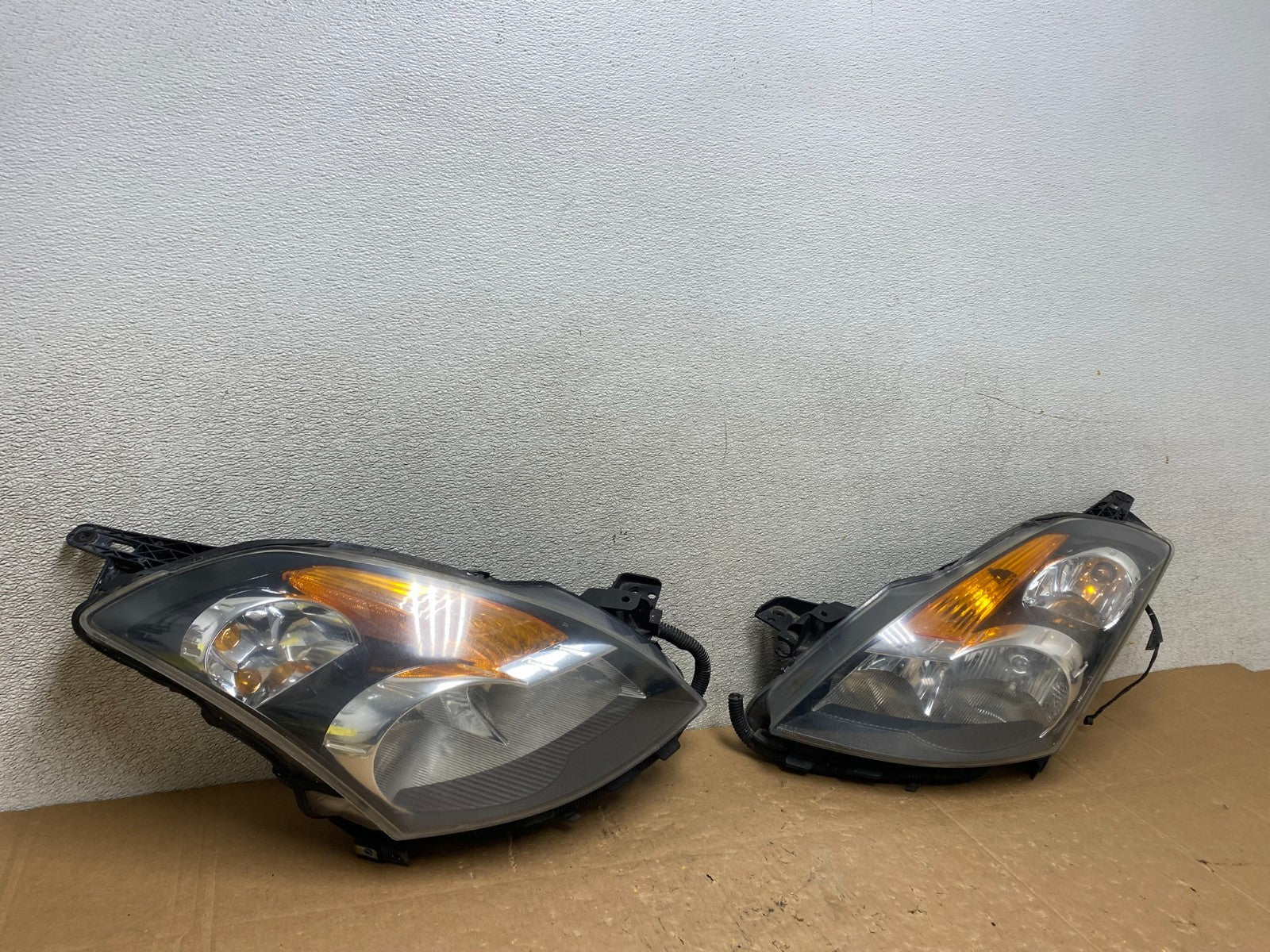 Sedan 2007 2008 2009 Nissan Altima Left+Right Set Headlights V5101 DW2