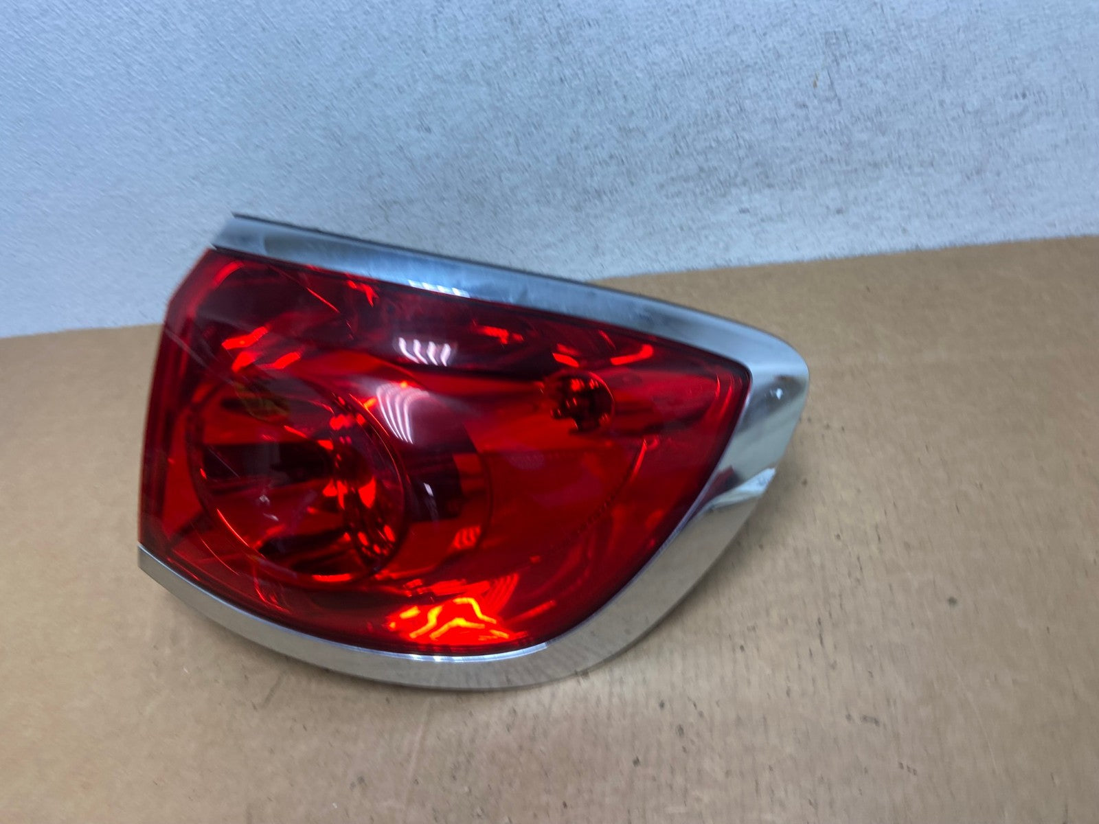 2008-2012 Buick Enclave Right Passenger Rh Tail Light AD4718 LK1